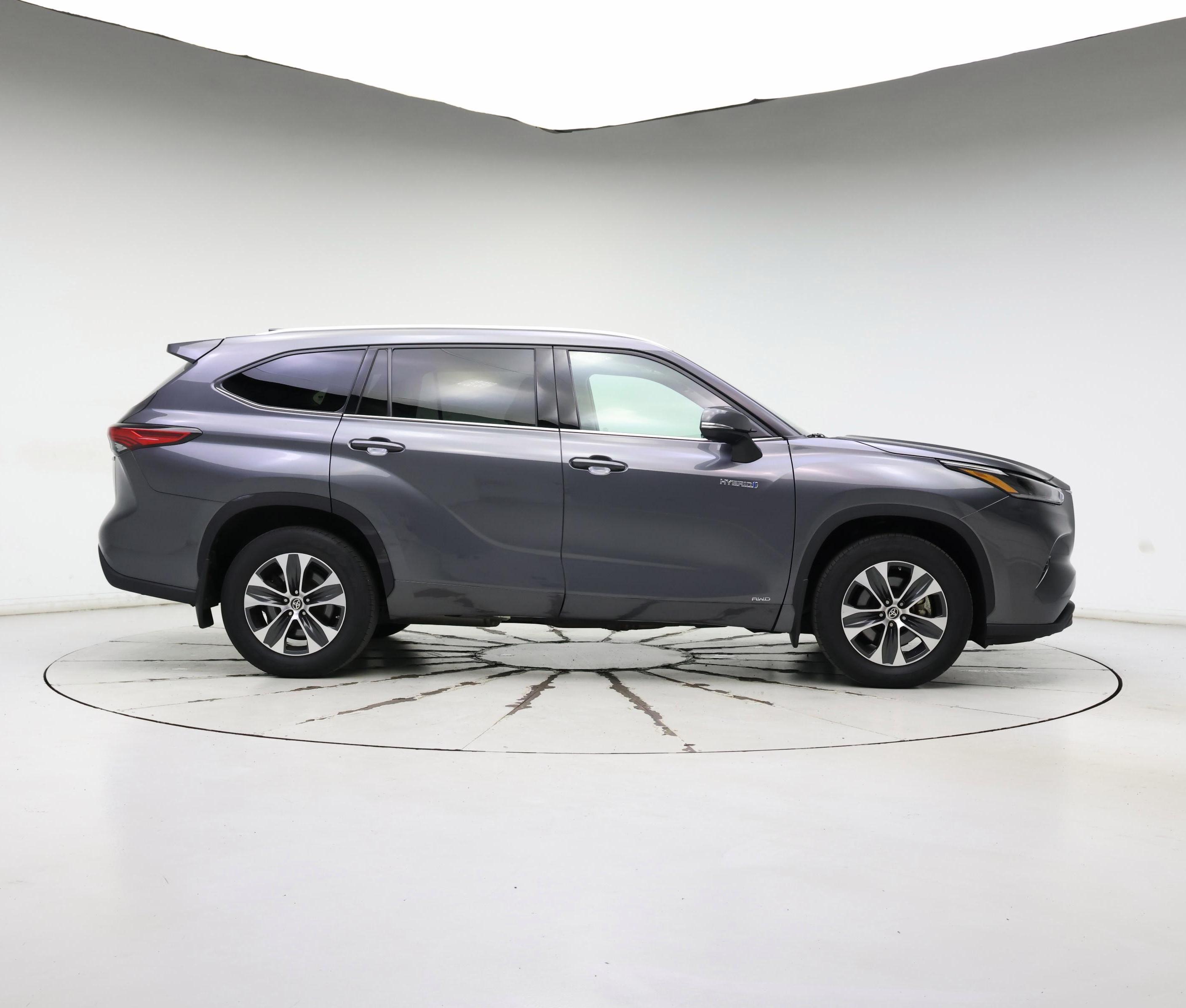 Thumbnail: 2021 Toyota Highlander - 7