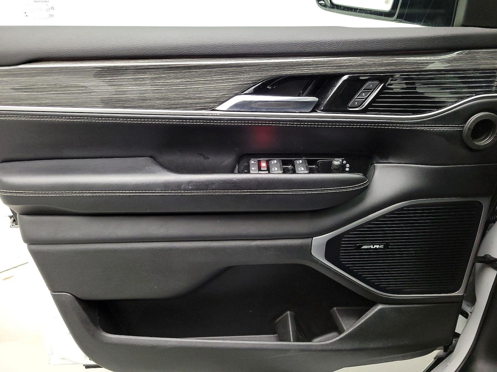 2022 Jeep Wagoneer Series II - Photo 13