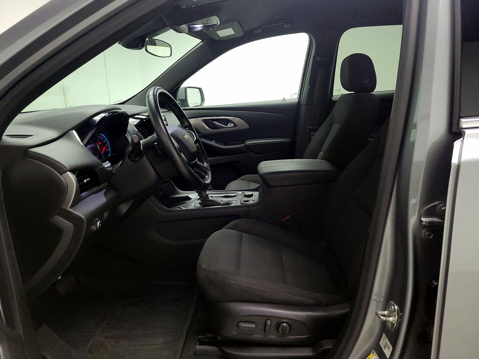 Thumbnail: 2023 Chevrolet Traverse - 11