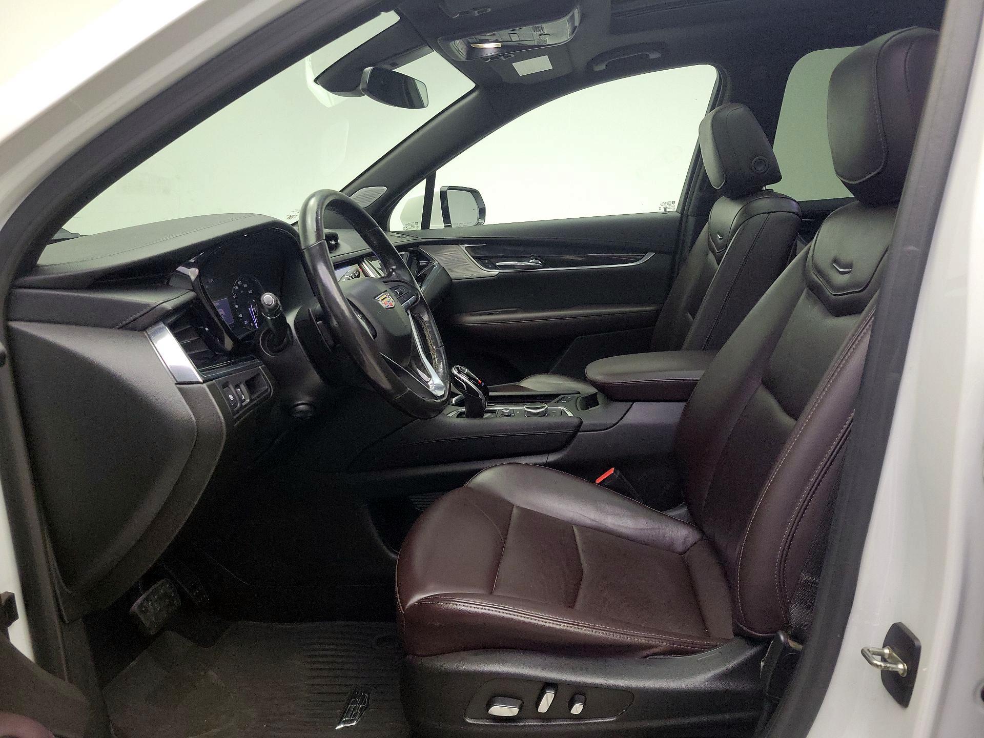 Thumbnail: 2022 Cadillac XT6 - 11