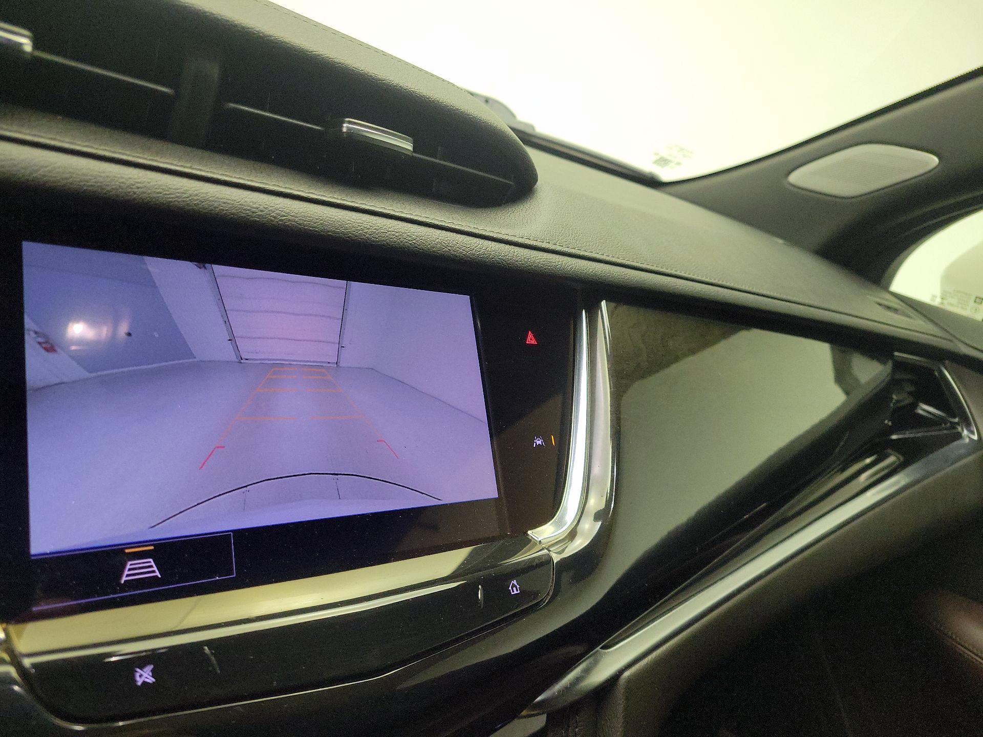 Thumbnail: 2022 Cadillac XT6 - 15
