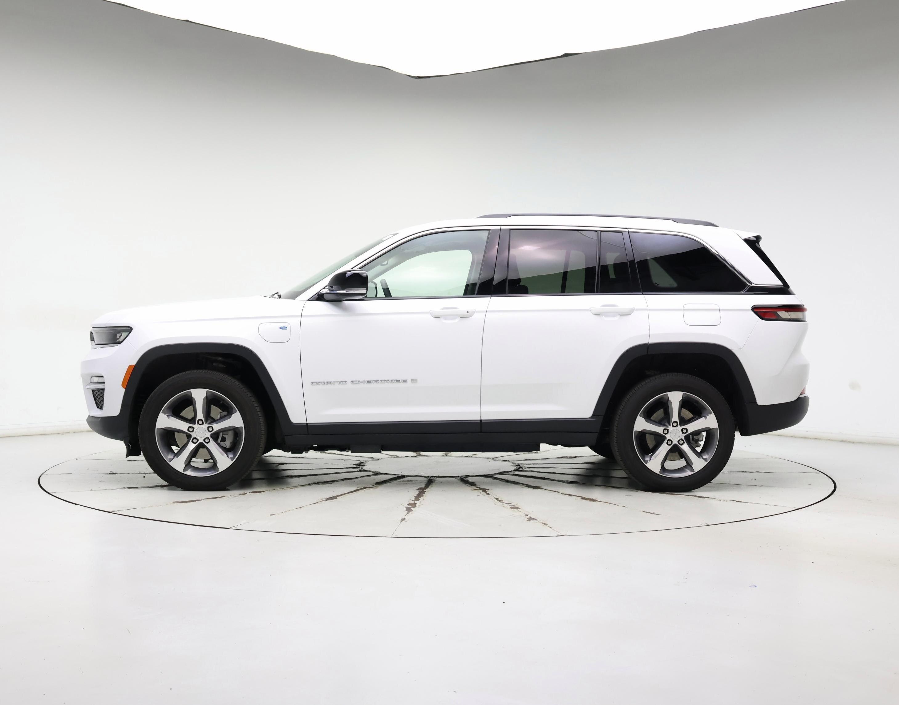 Thumbnail: 2023 Jeep Grand Cherokee - 3