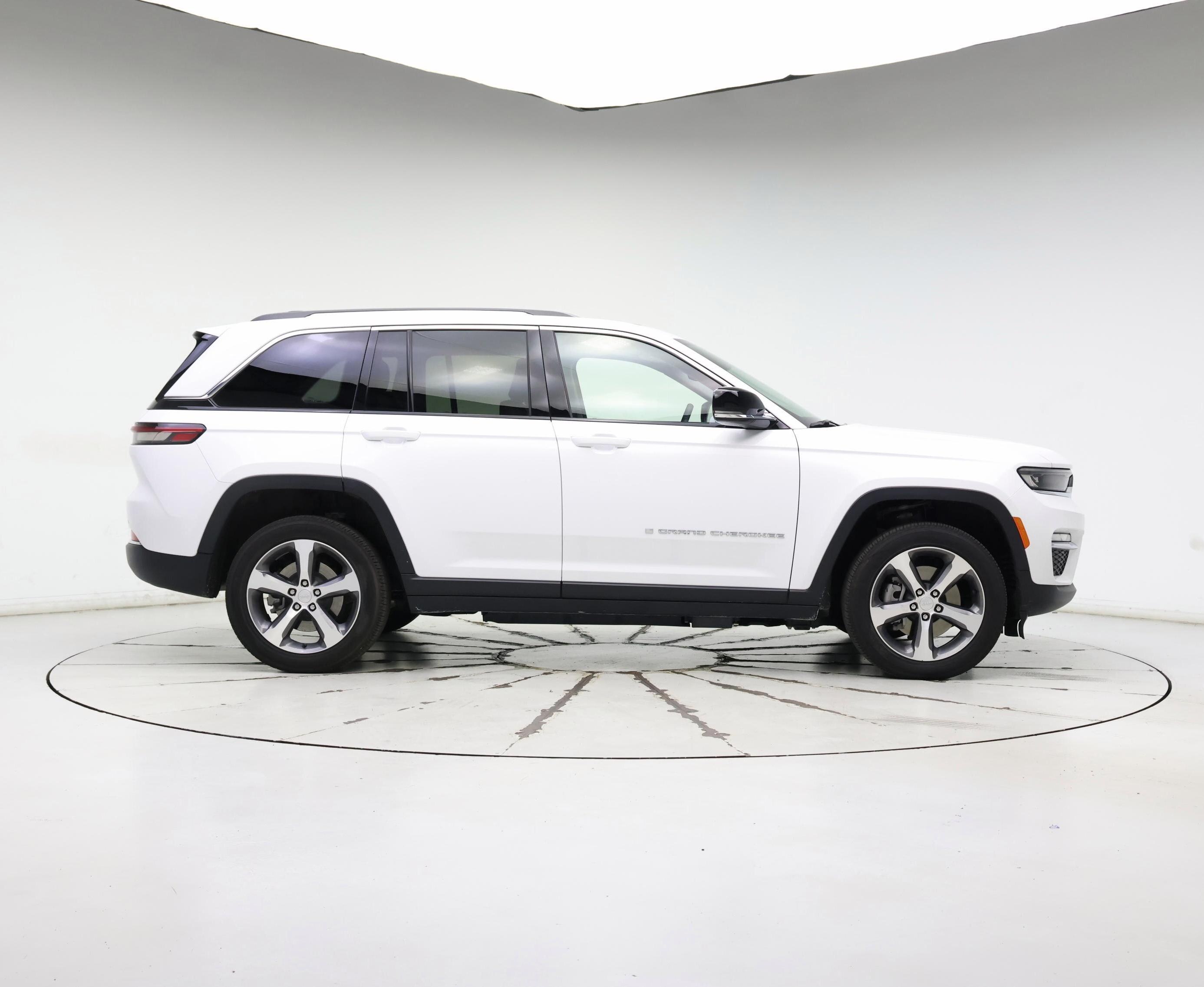 Thumbnail: 2023 Jeep Grand Cherokee - 7