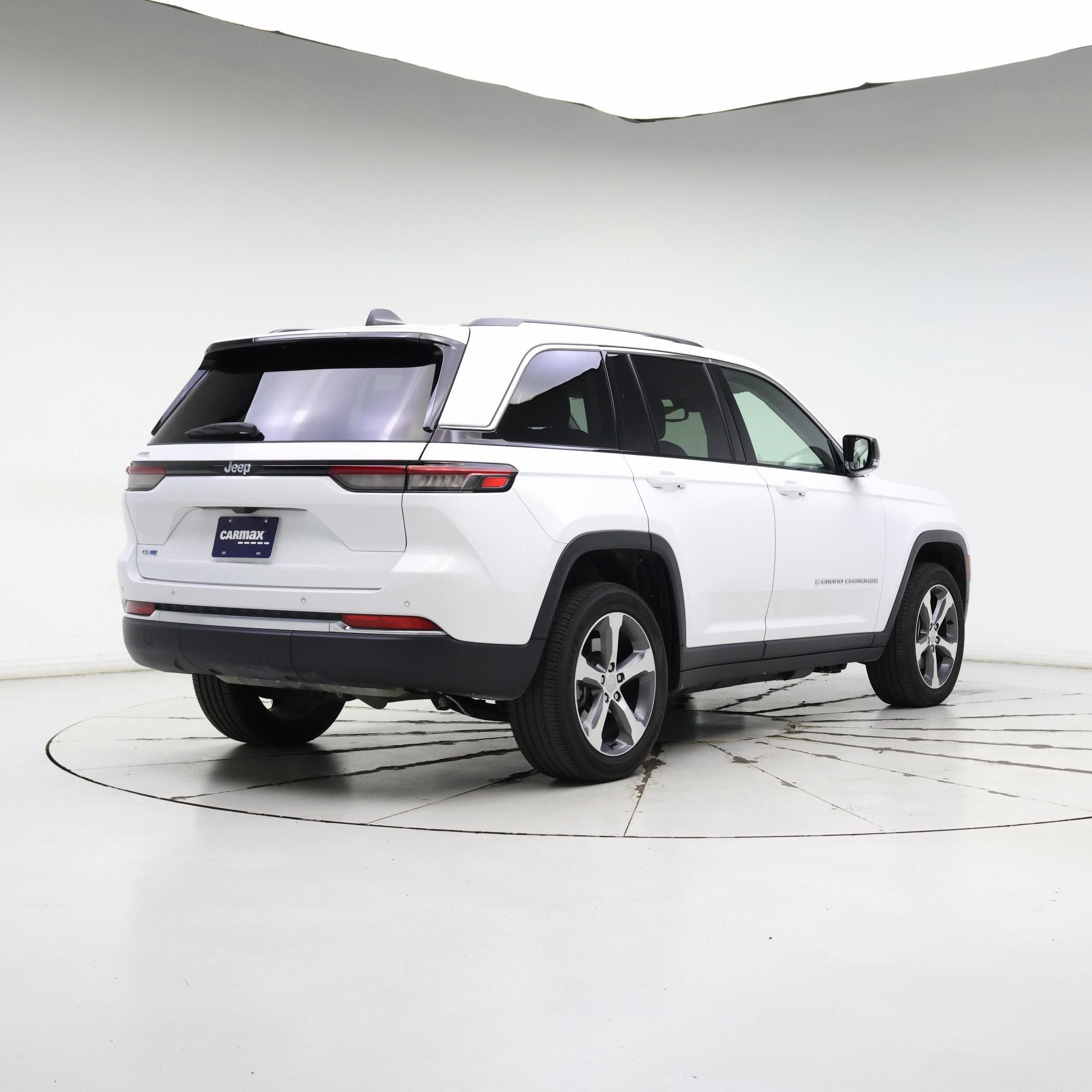 Thumbnail: 2023 Jeep Grand Cherokee - 8