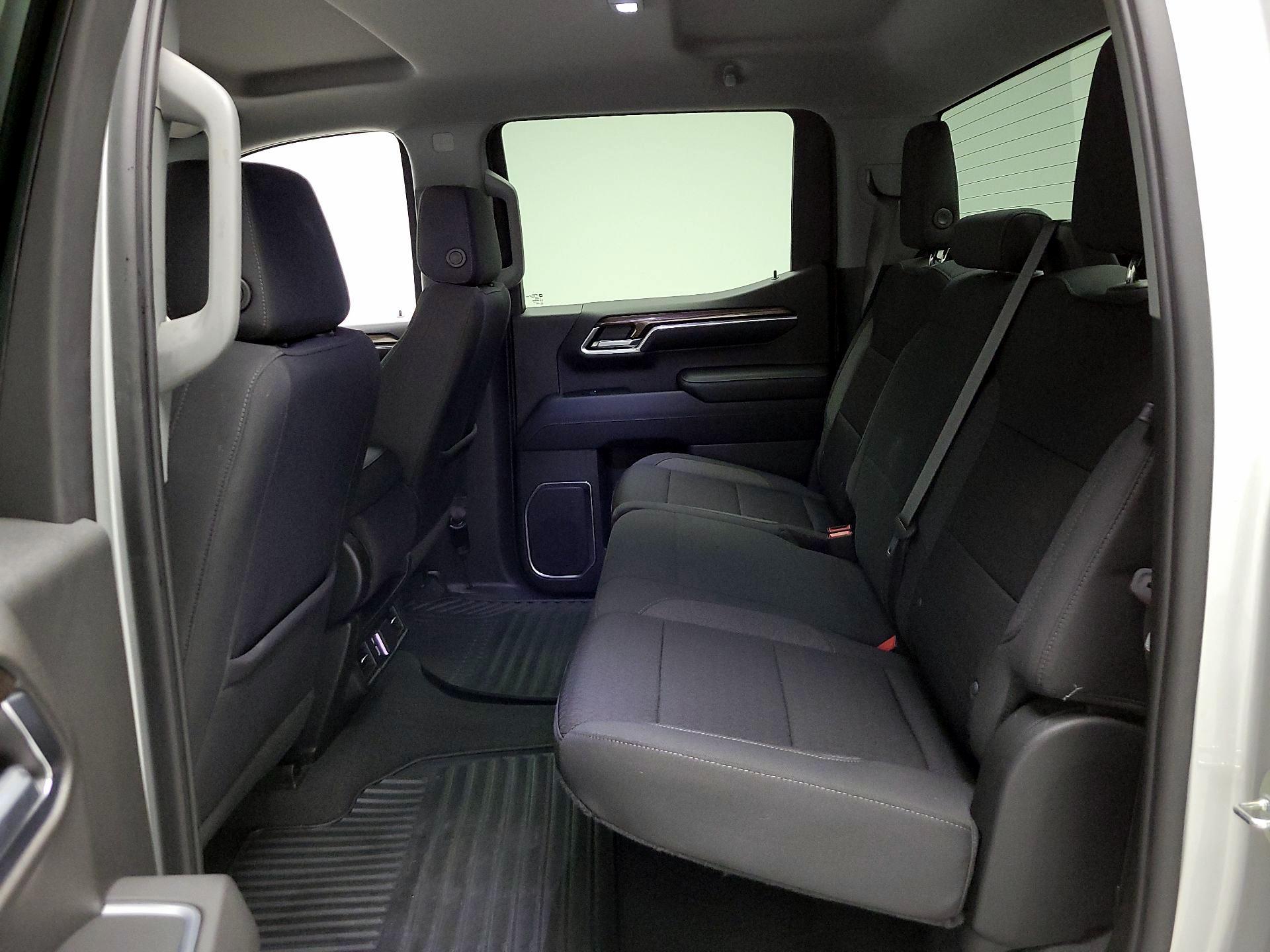 Thumbnail: 2022 Chevrolet Silverado 1500 - 19