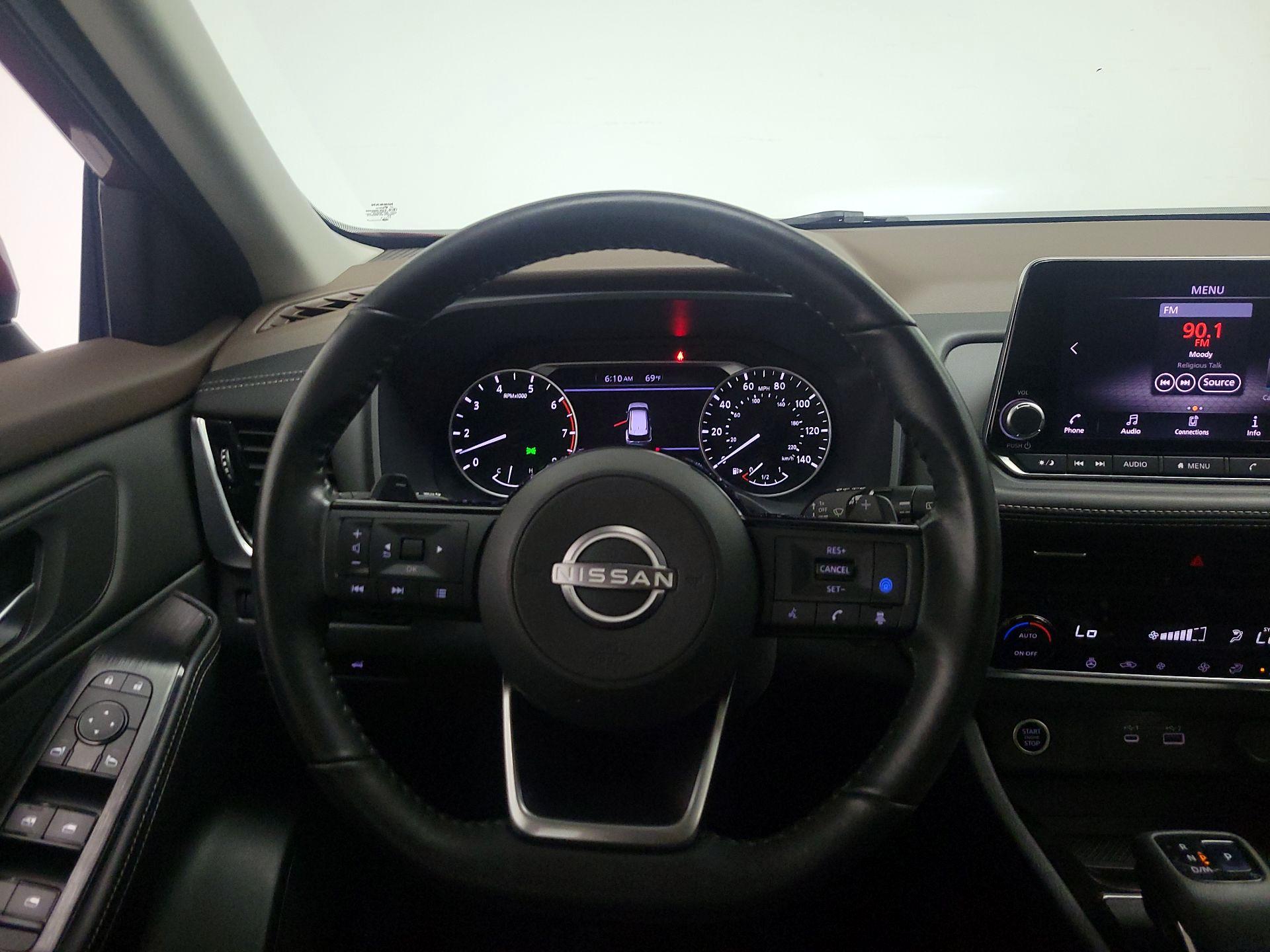 Thumbnail: 2022 Nissan Rogue - 10