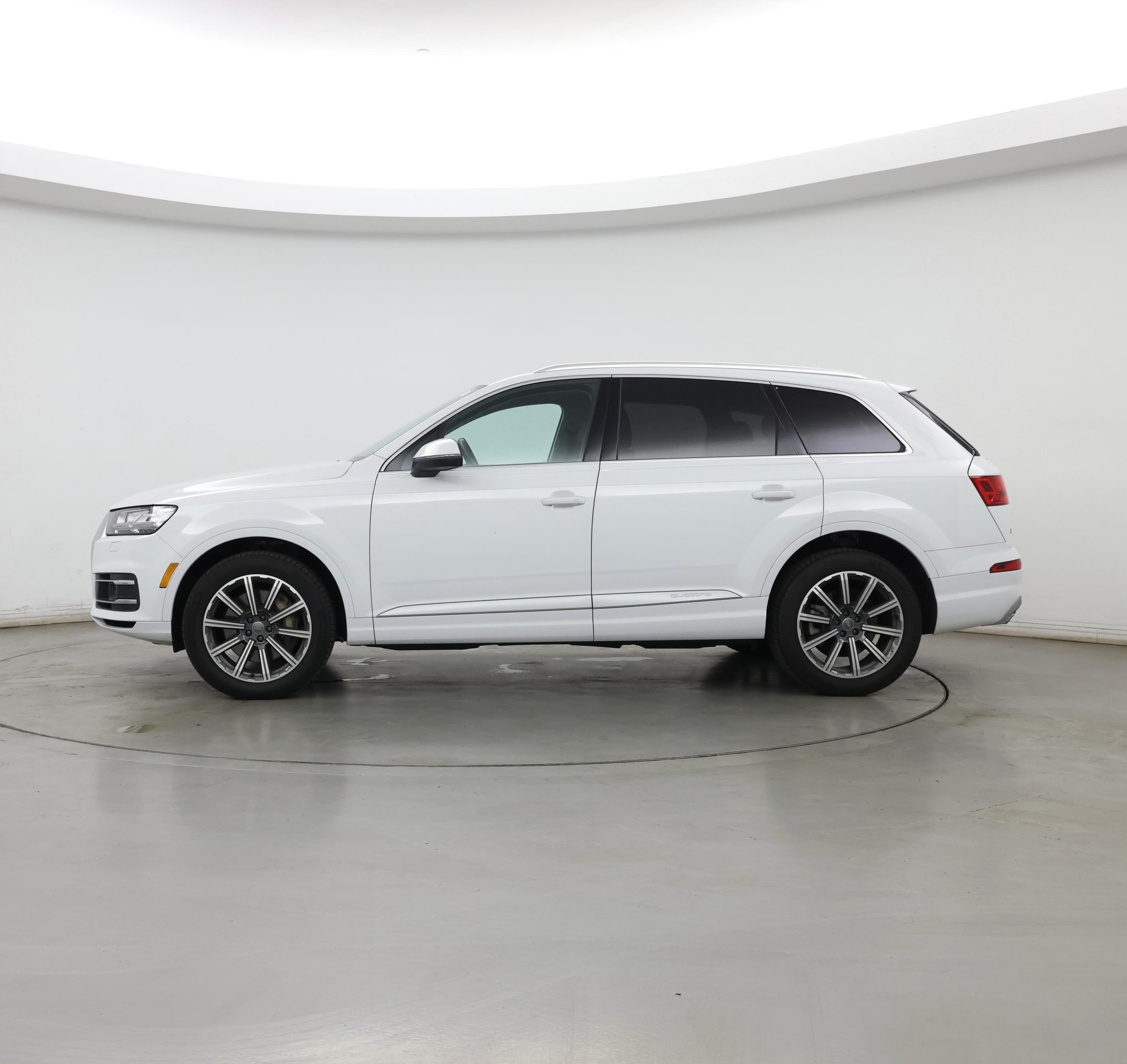 Thumbnail: 2017 Audi Q7 - 3