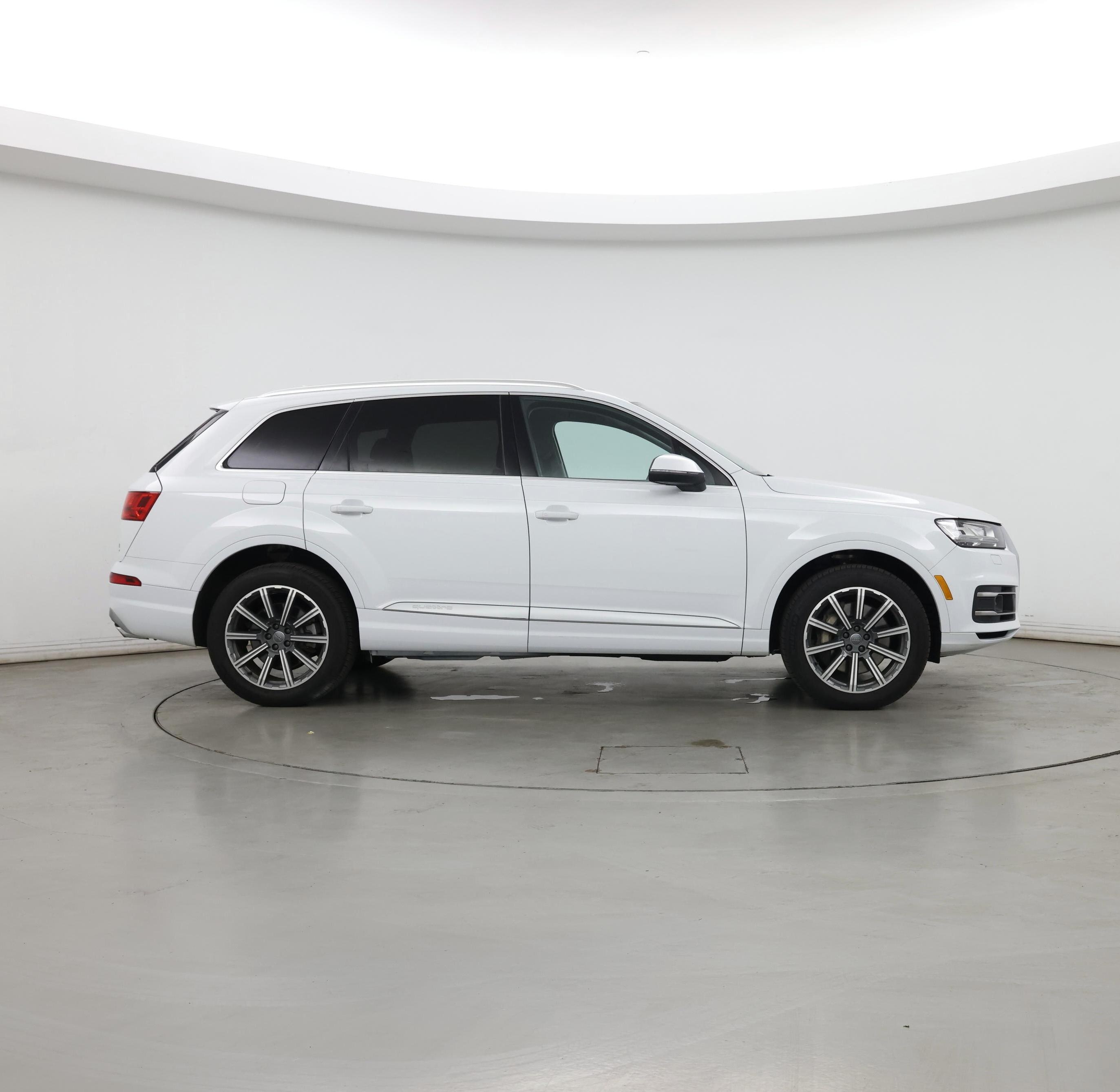 Thumbnail: 2017 Audi Q7 - 7