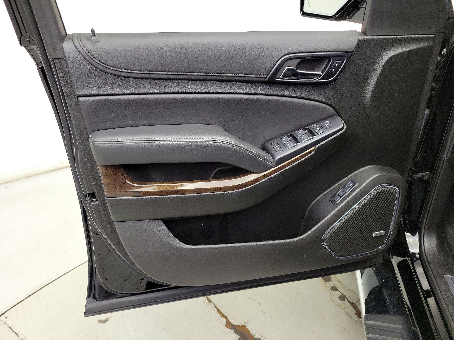 Thumbnail: 2019 Chevrolet Suburban - 12