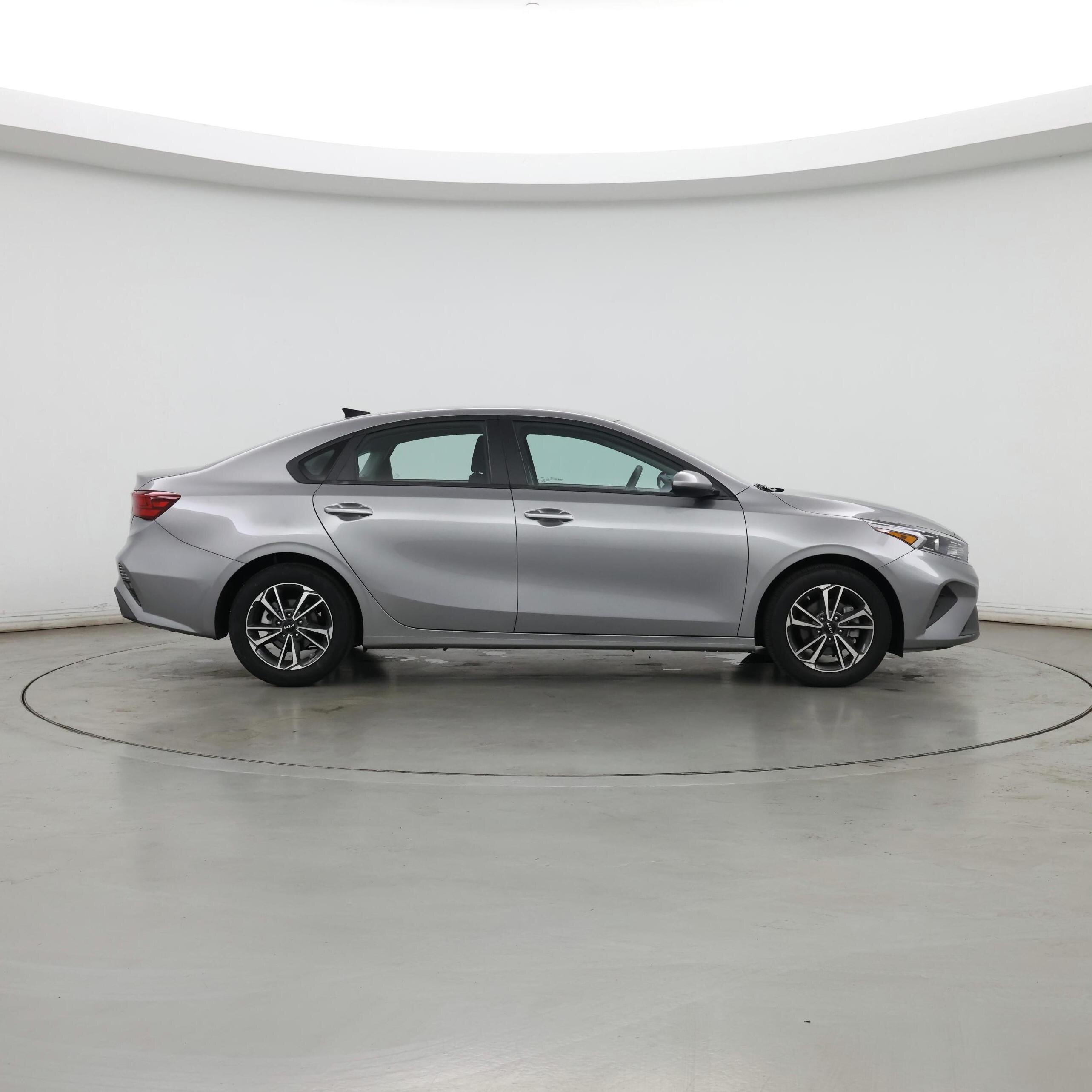 Thumbnail: 2023 Kia Forte - 7