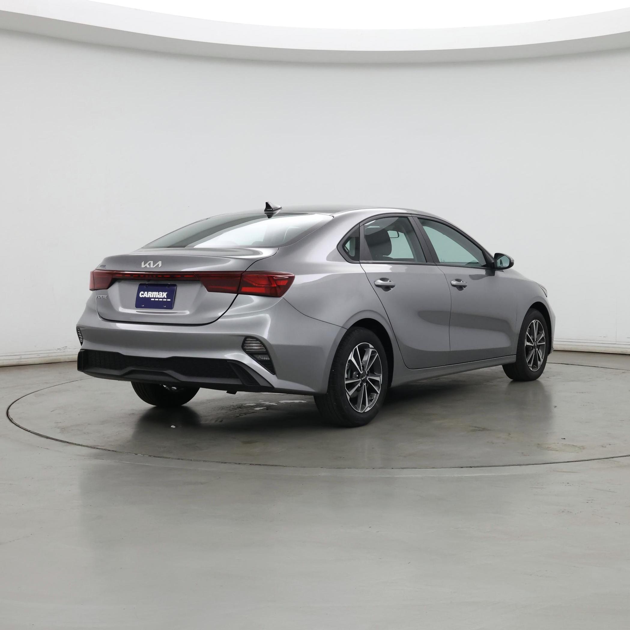 Thumbnail: 2023 Kia Forte - 8