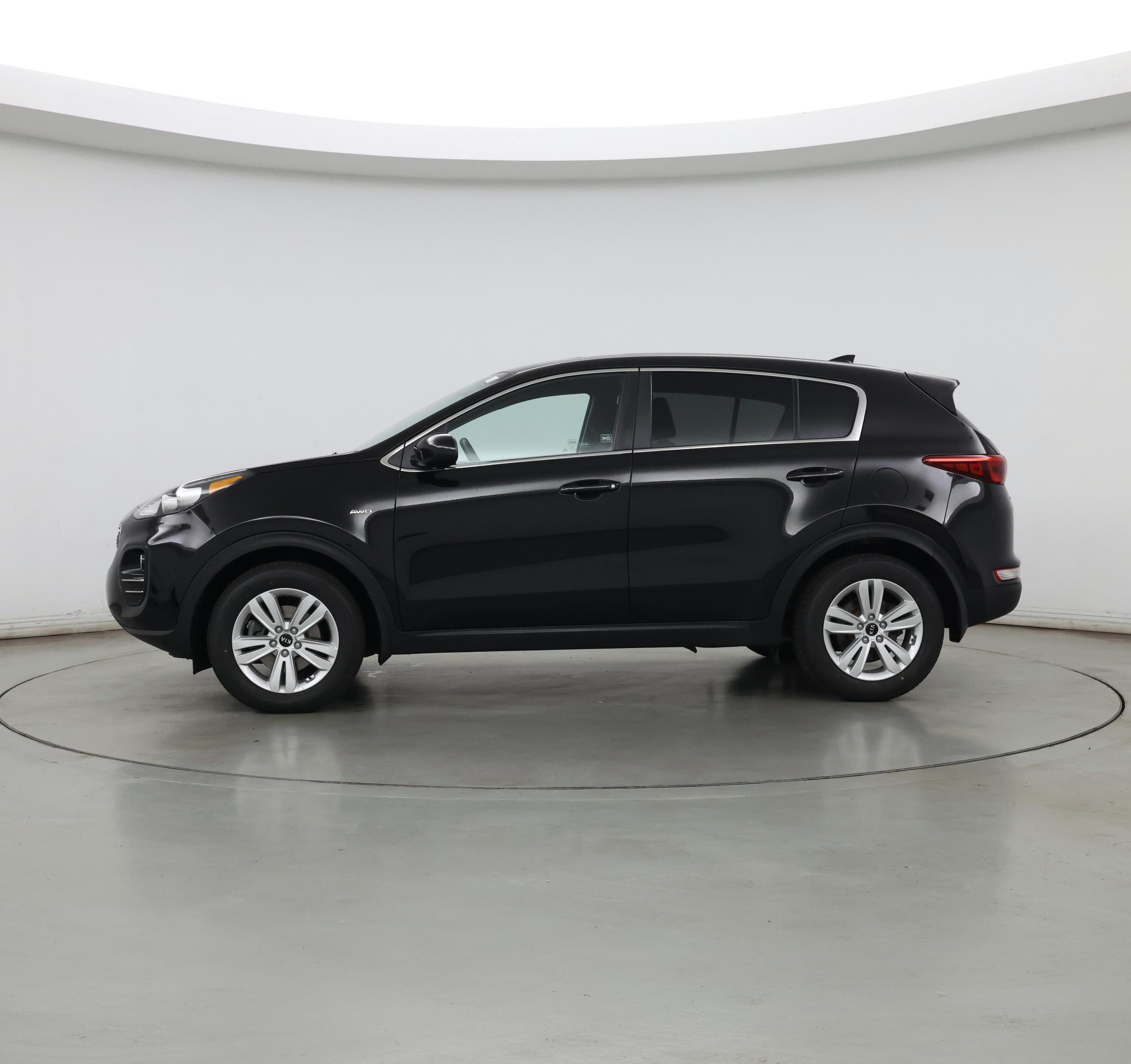 Thumbnail: 2019 Kia Sportage - 3