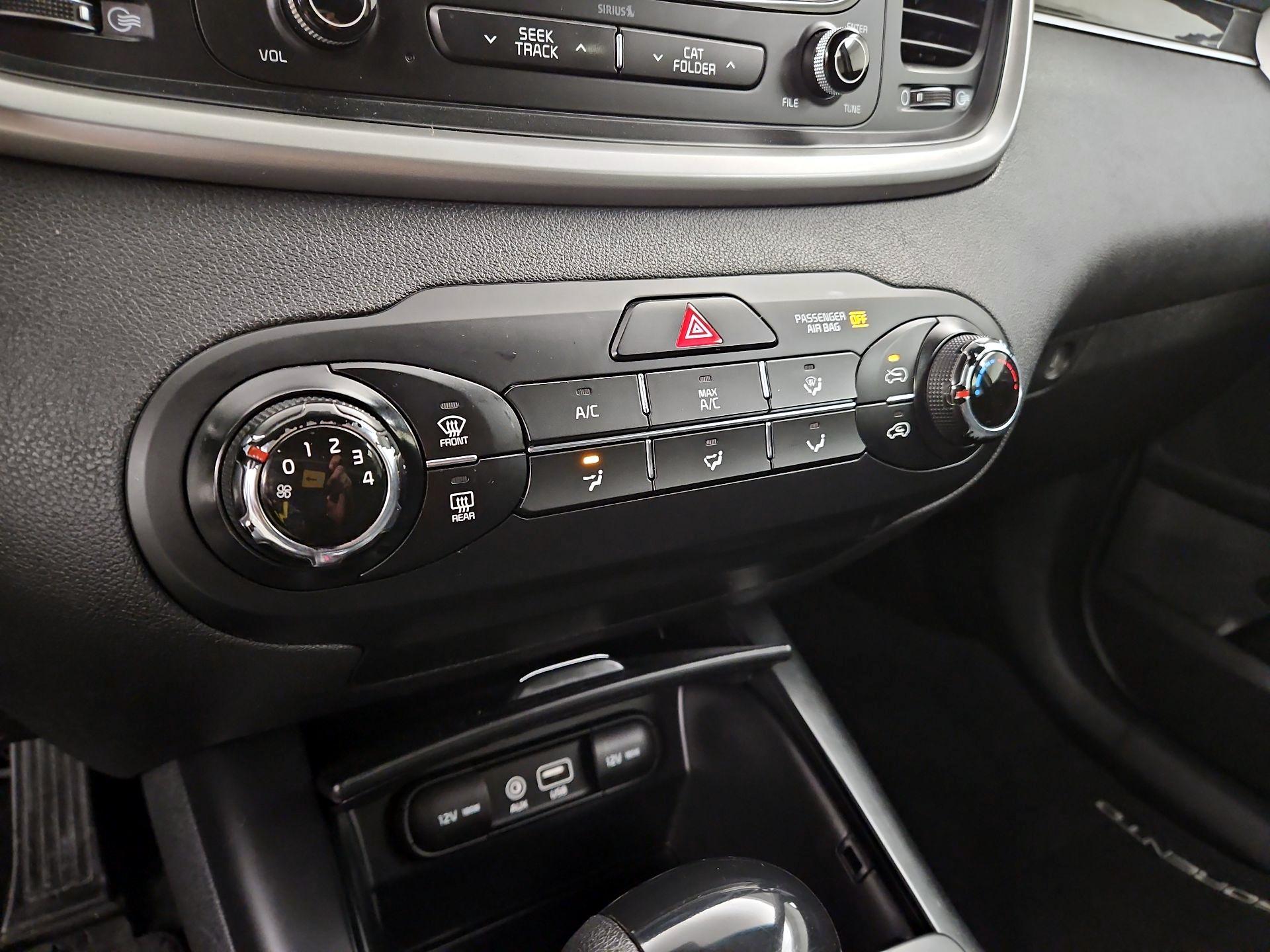 Thumbnail: 2018 Kia Sorento - 16