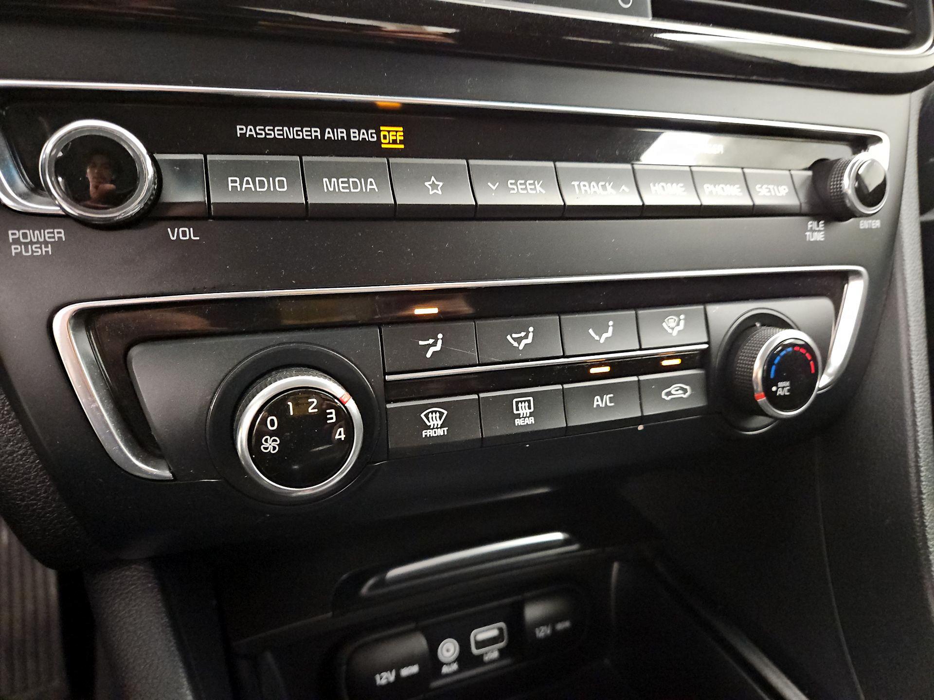 Thumbnail: 2019 Kia Optima - 16