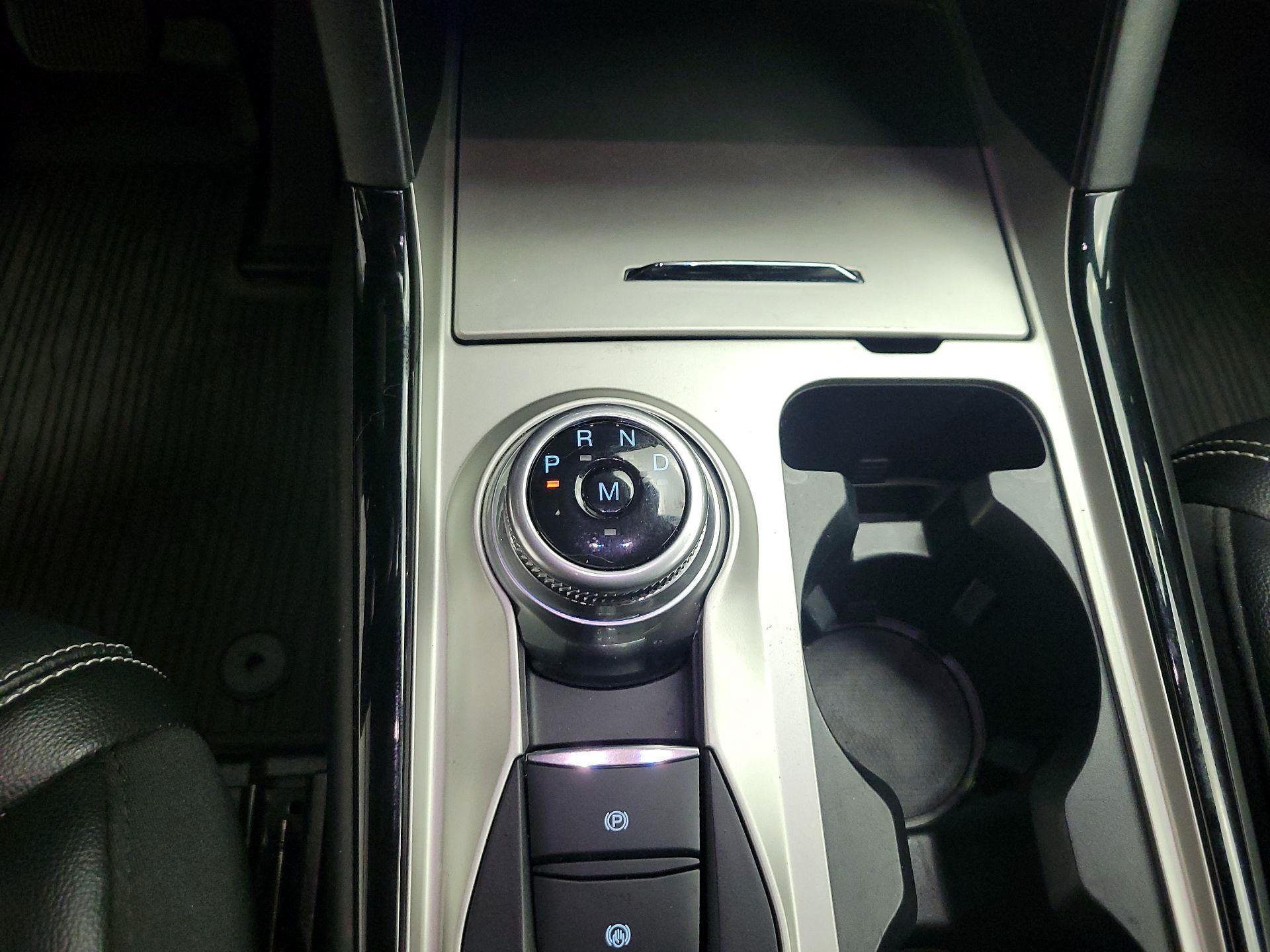 Thumbnail: 2022 Ford Explorer - 16