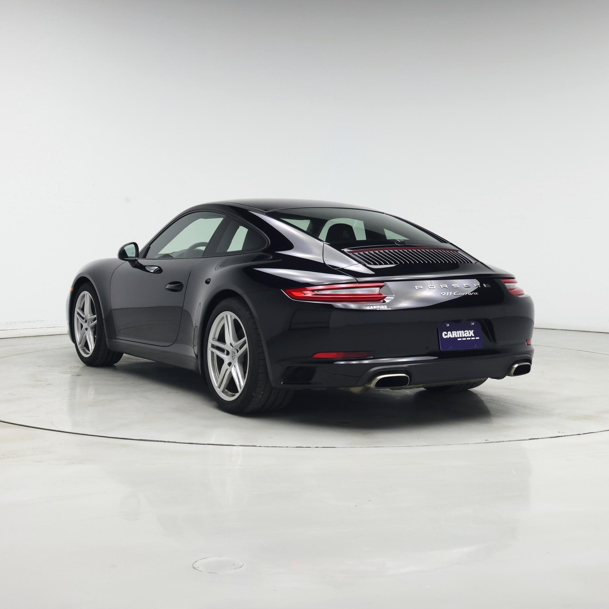 Thumbnail: 2018 Porsche 911 - 2