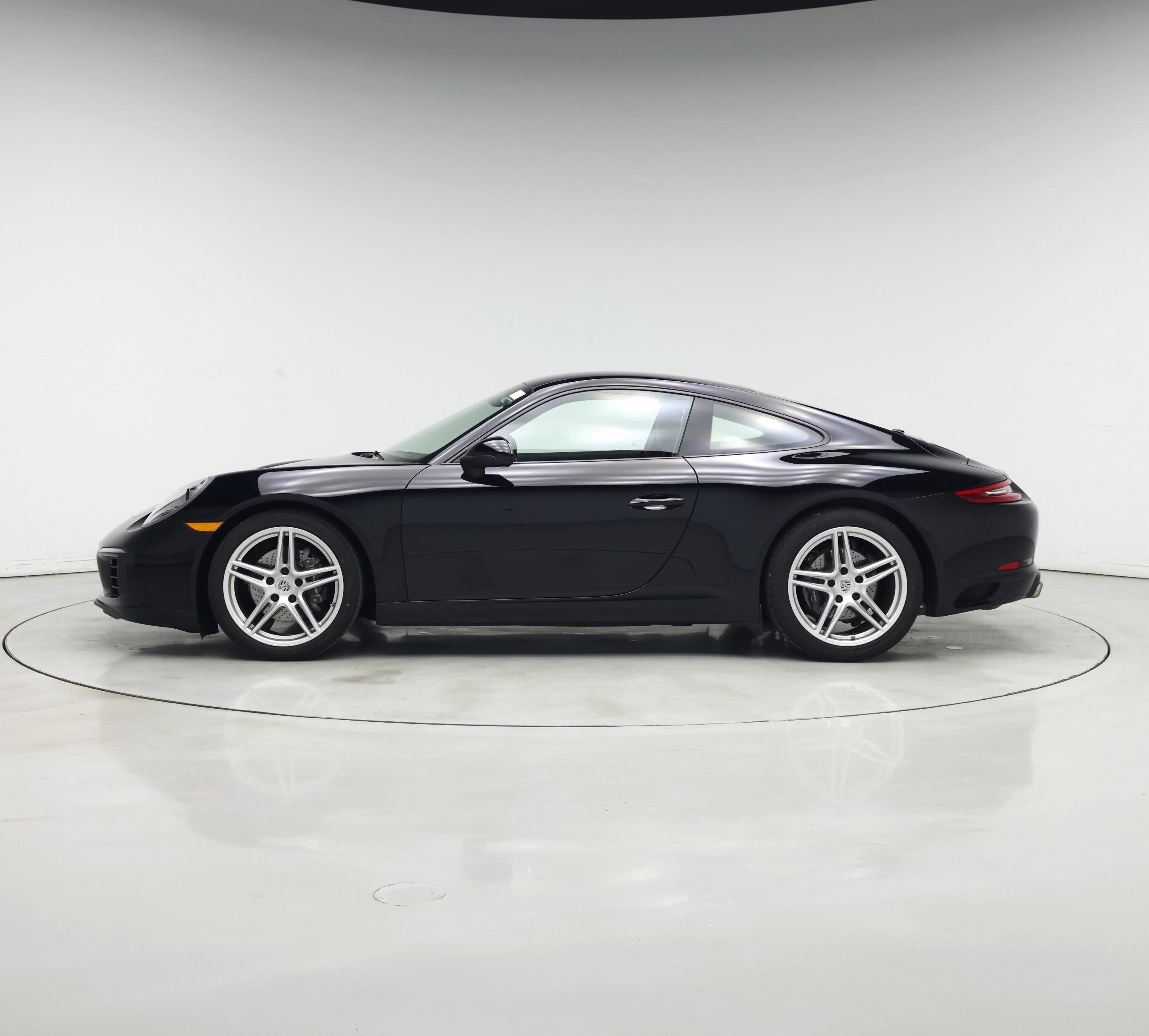 Thumbnail: 2018 Porsche 911 - 3