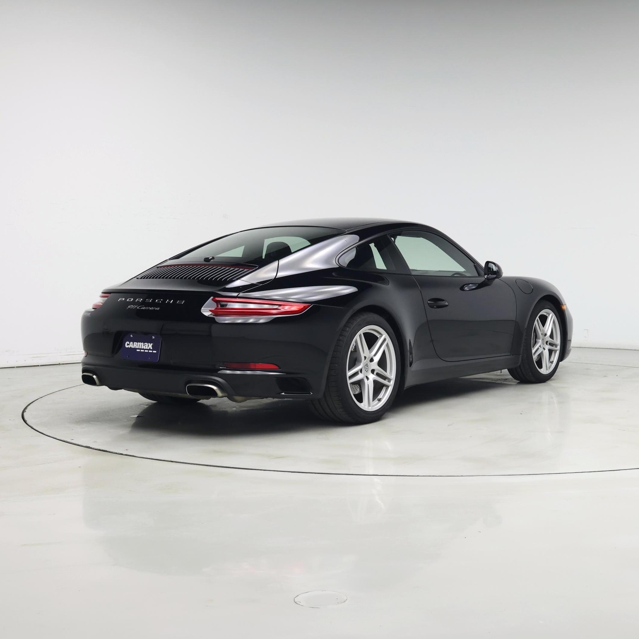 Thumbnail: 2018 Porsche 911 - 8