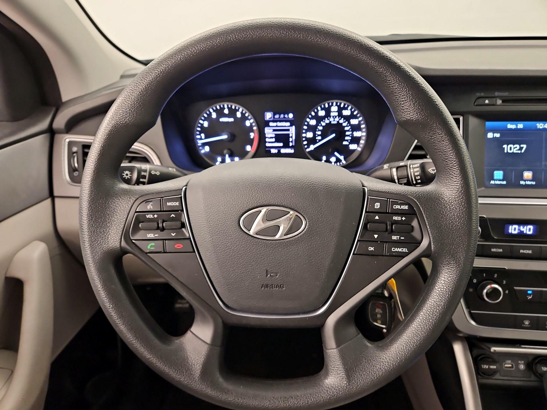 Thumbnail: 2016 Hyundai Sonata - 10