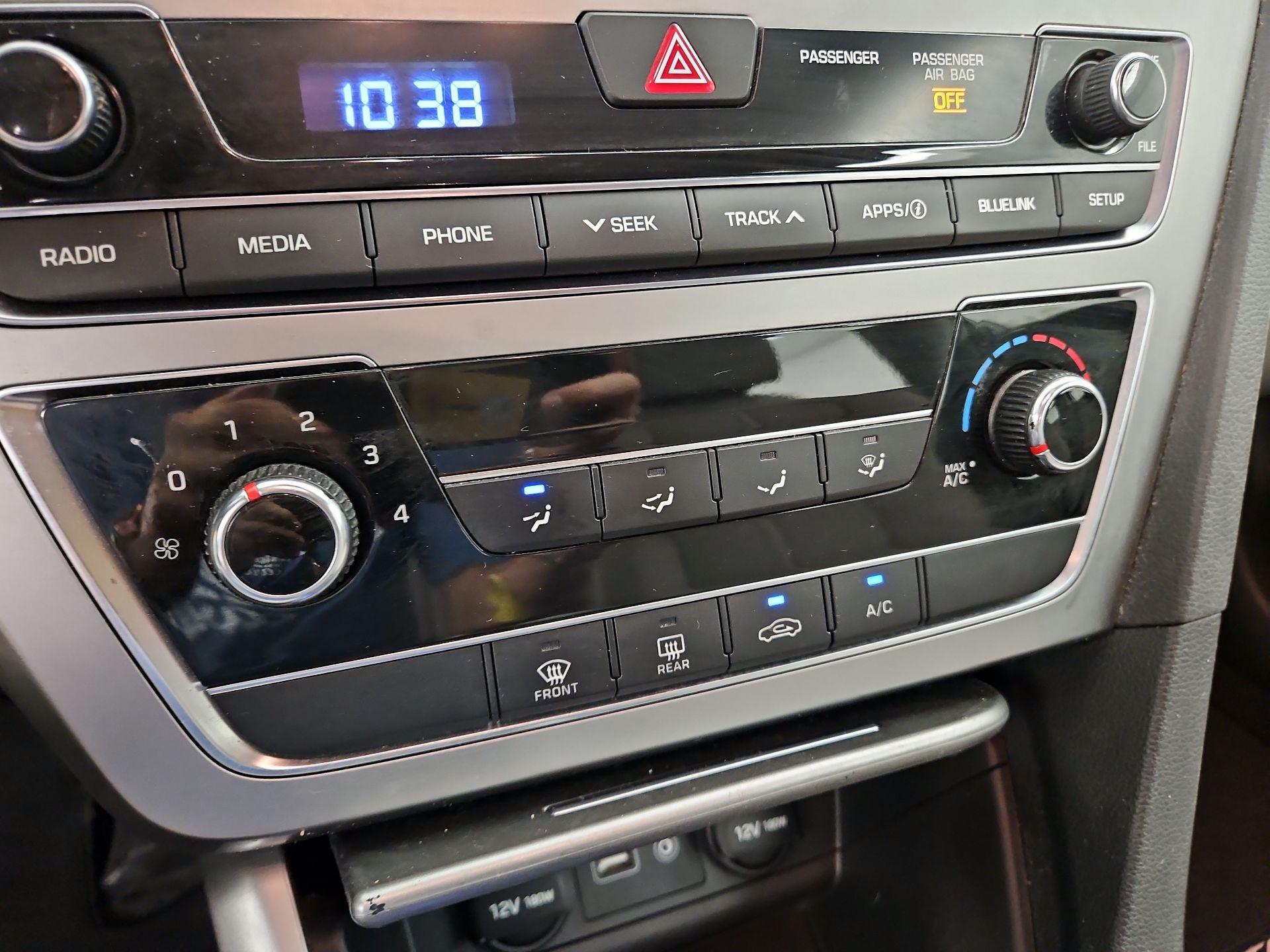 Thumbnail: 2016 Hyundai Sonata - 16