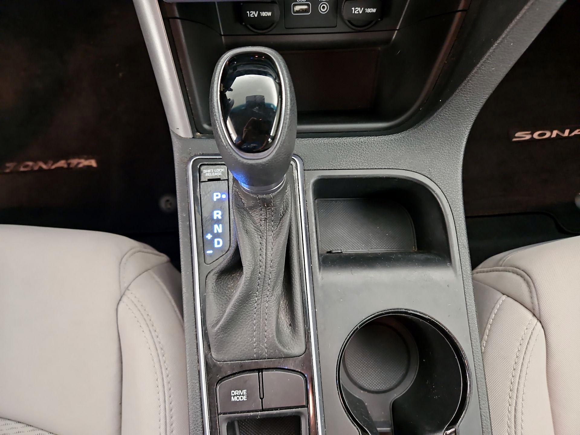 Thumbnail: 2016 Hyundai Sonata - 17