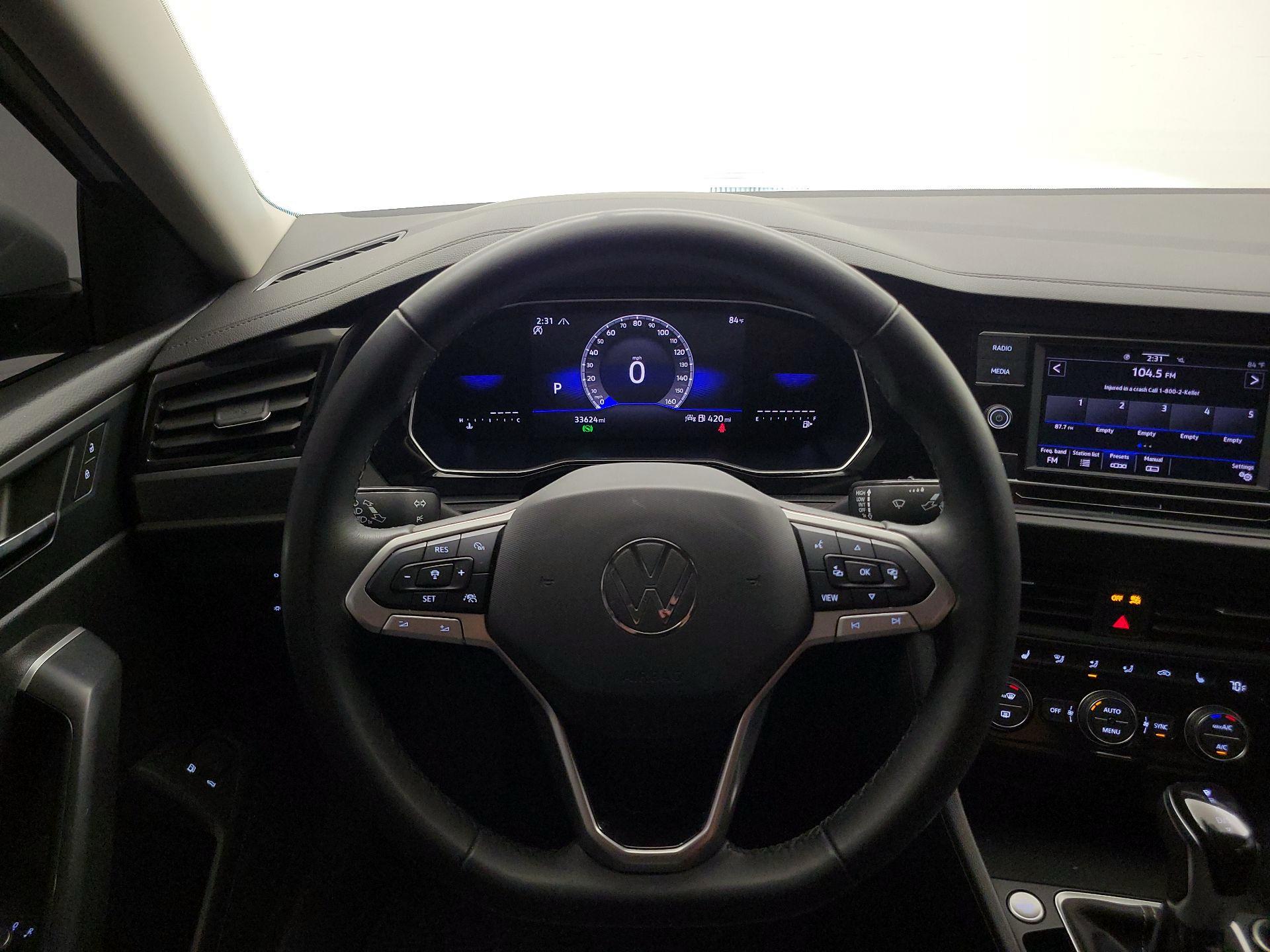 Thumbnail: 2024 Volkswagen Jetta - 10