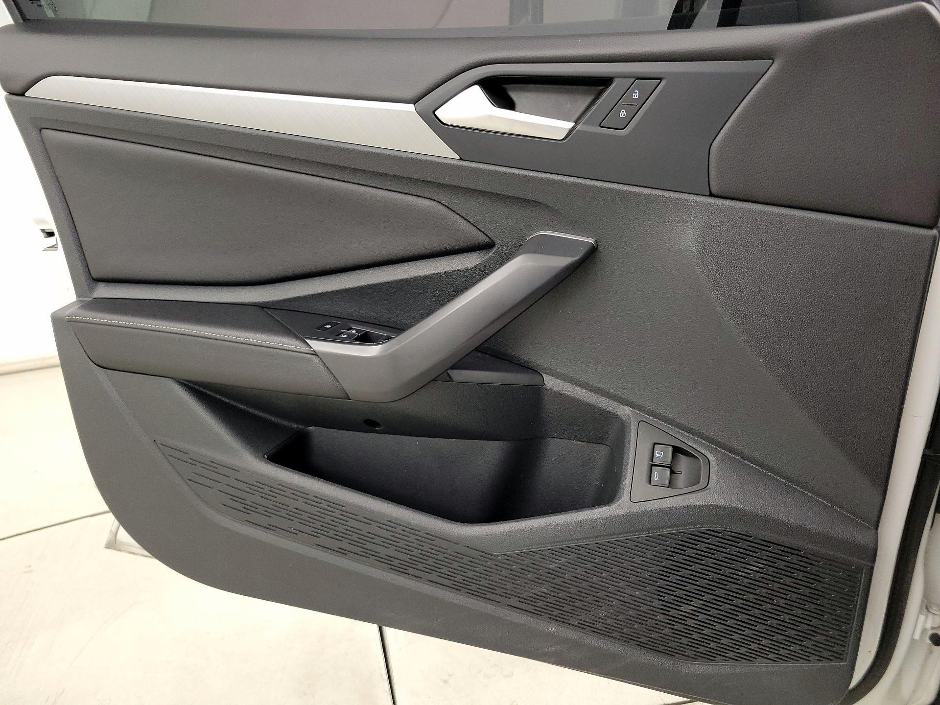 Thumbnail: 2024 Volkswagen Jetta - 12