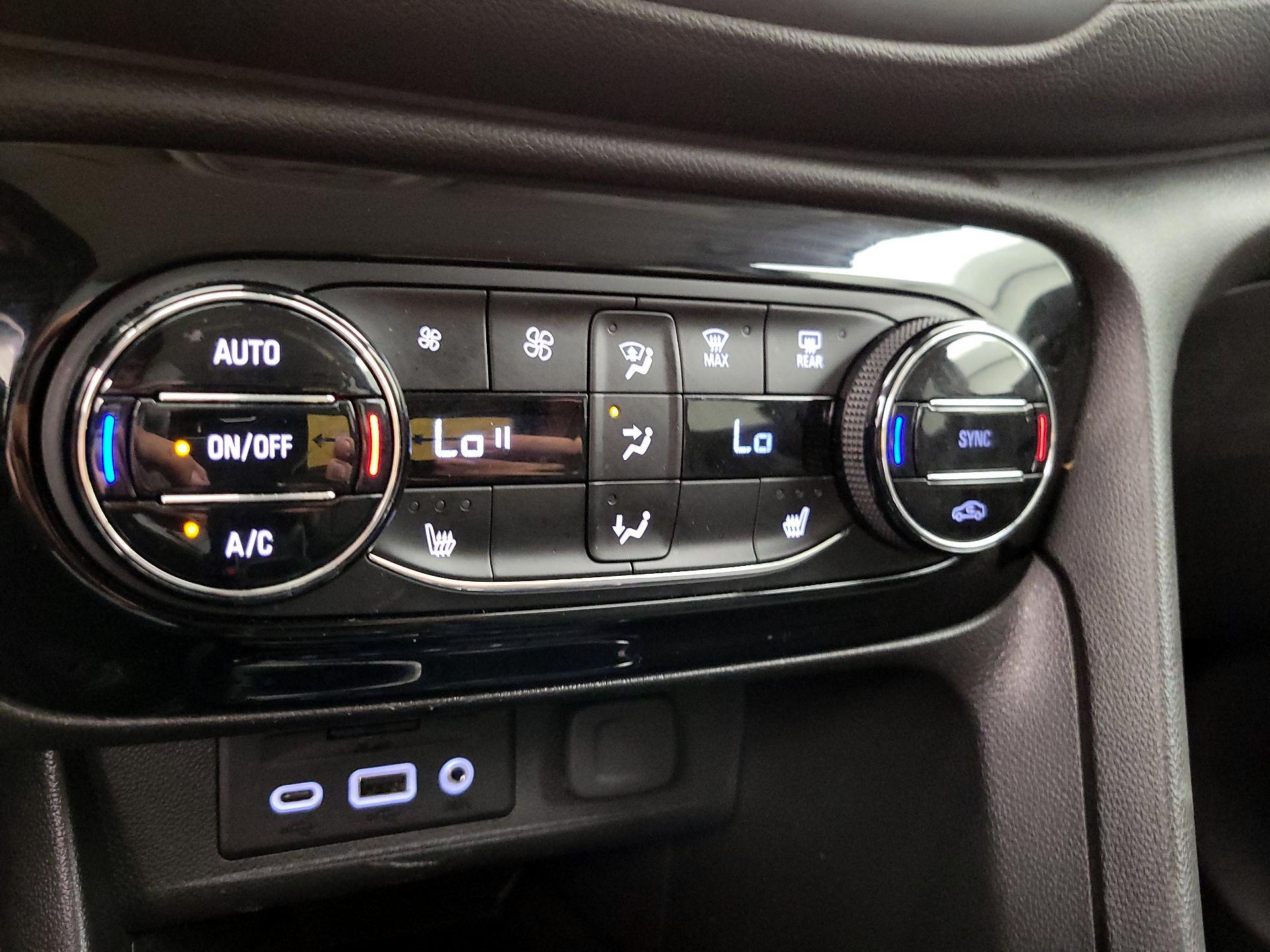 Thumbnail: 2020 Buick Encore GX - 17
