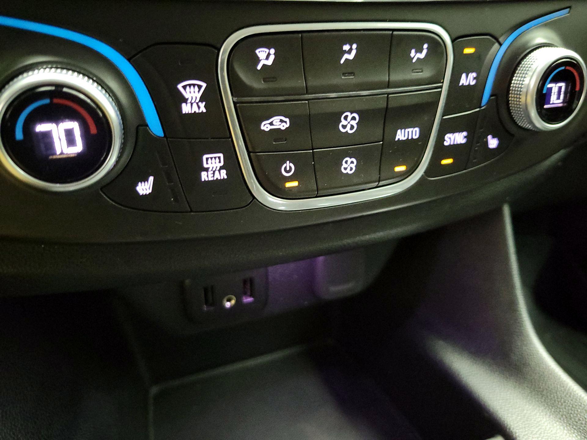 Thumbnail: 2018 Chevrolet Traverse - 16