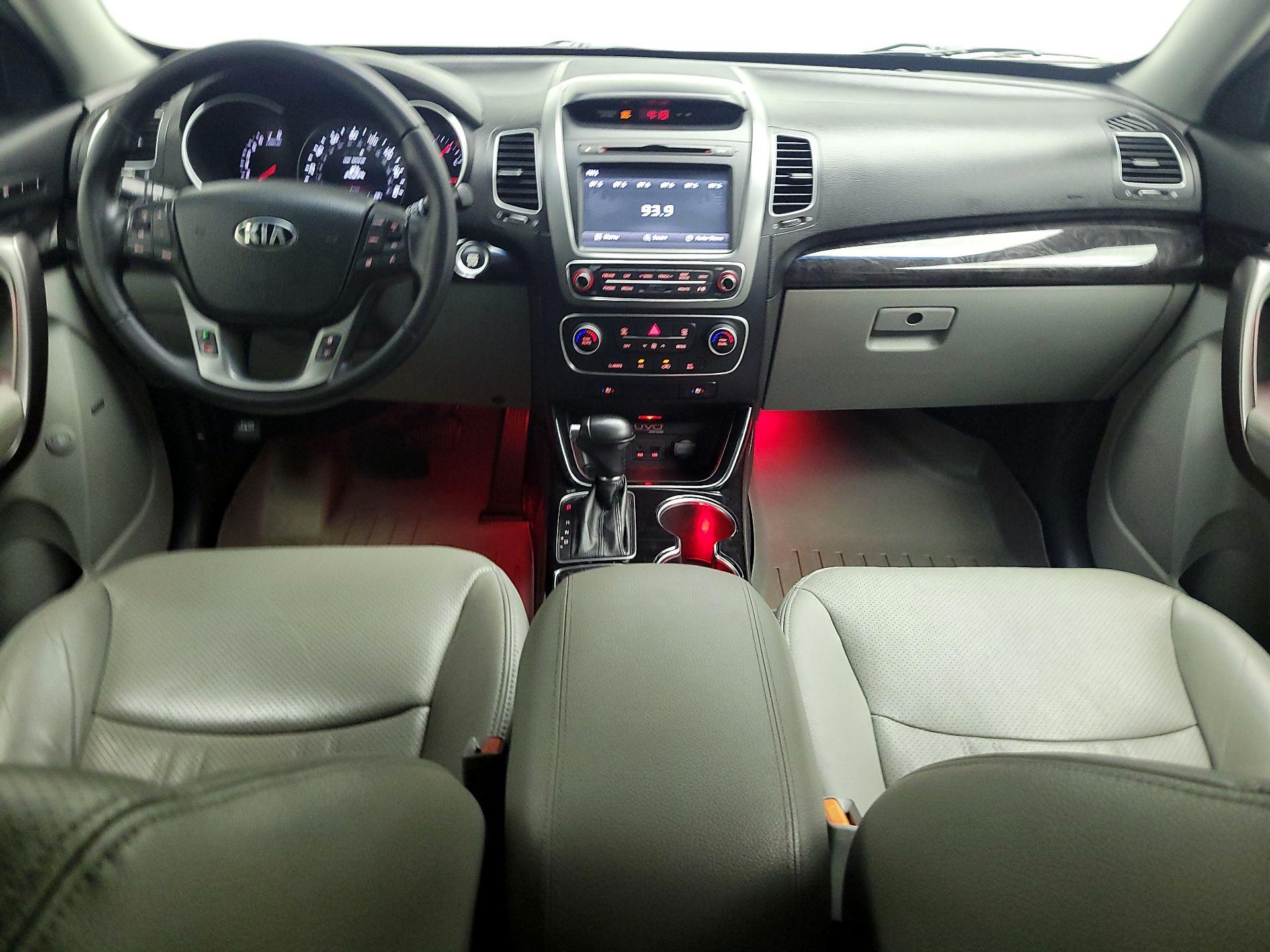 Thumbnail: 2015 Kia Sorento - 9