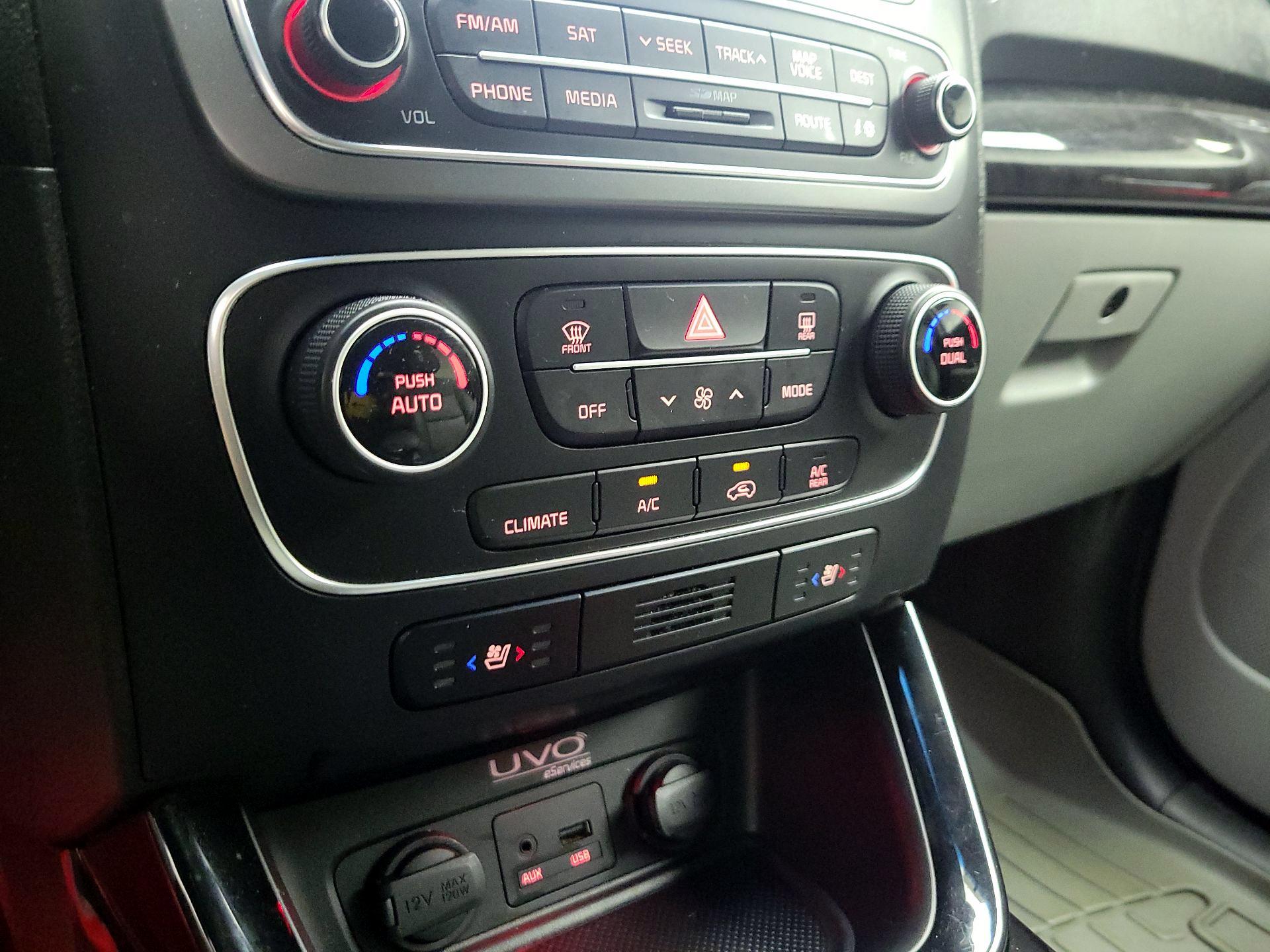 Thumbnail: 2015 Kia Sorento - 15