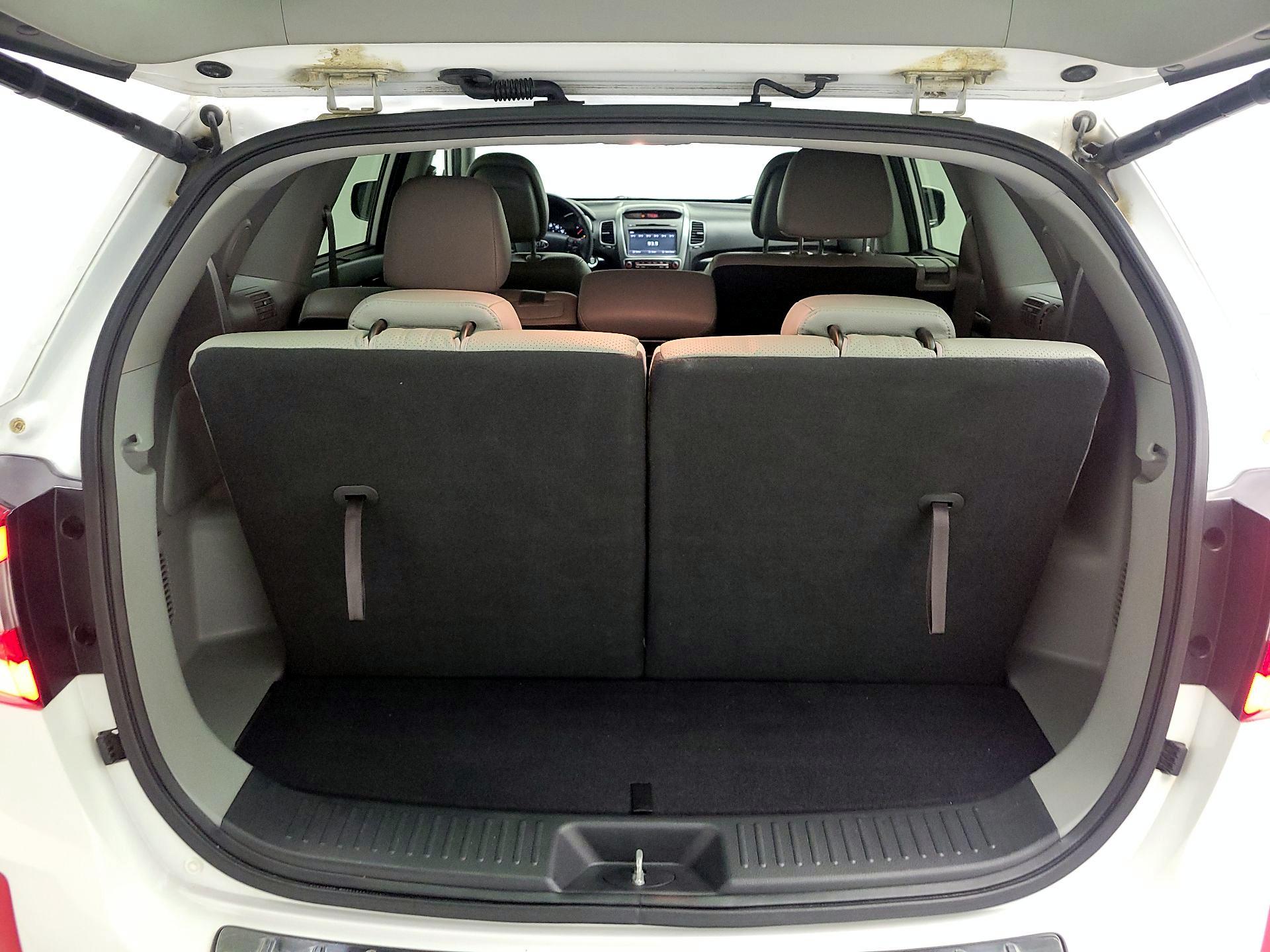 Thumbnail: 2015 Kia Sorento - 18