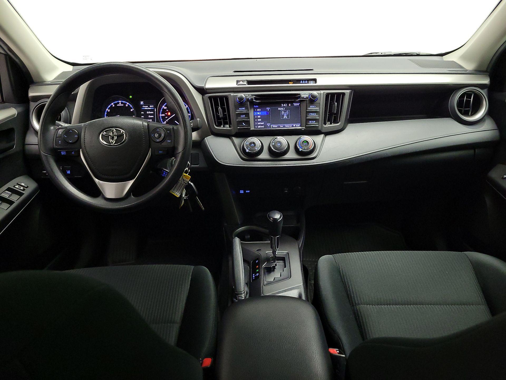 Thumbnail: 2017 Toyota RAV4 - 9
