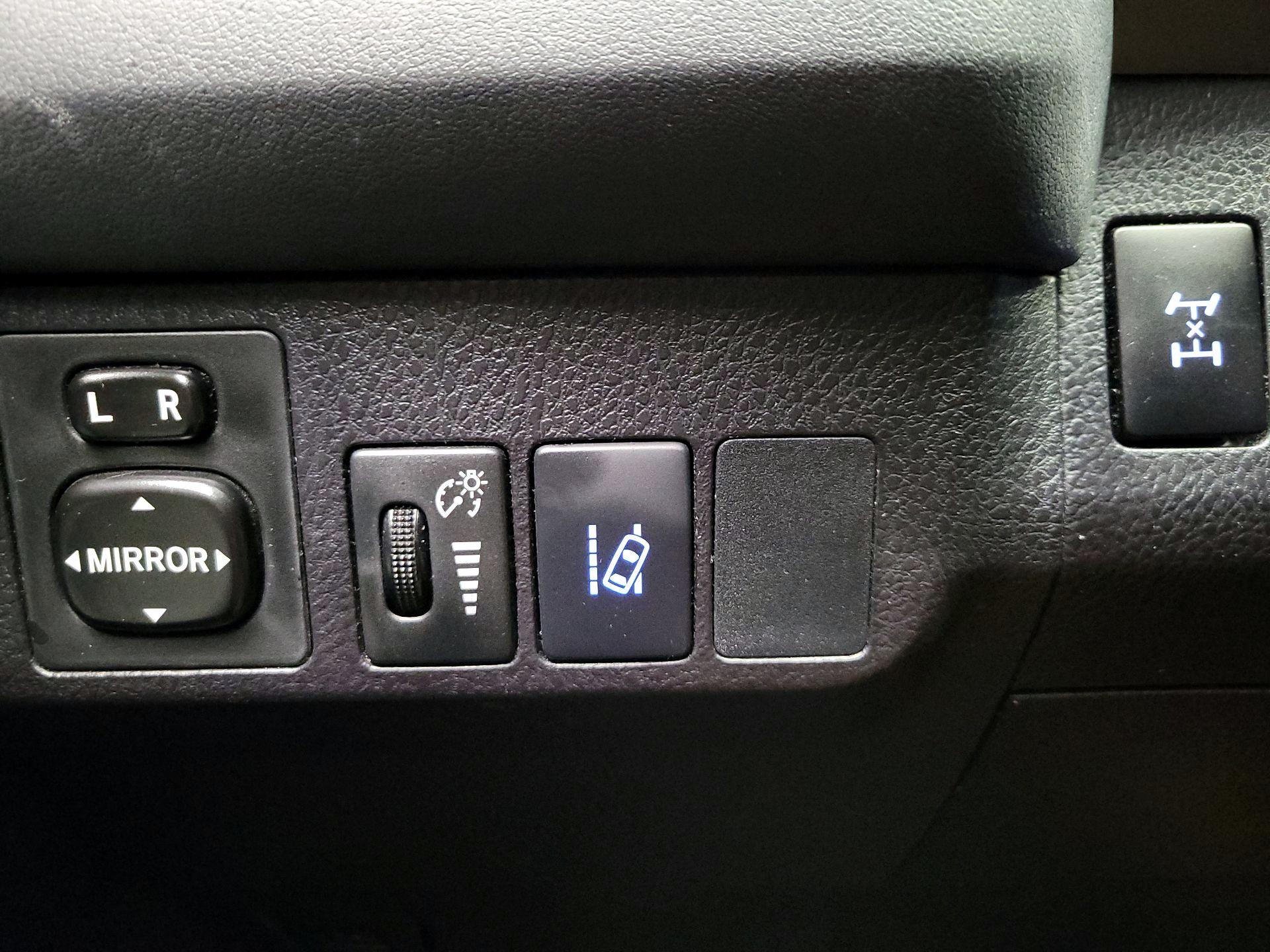 Thumbnail: 2017 Toyota RAV4 - 13