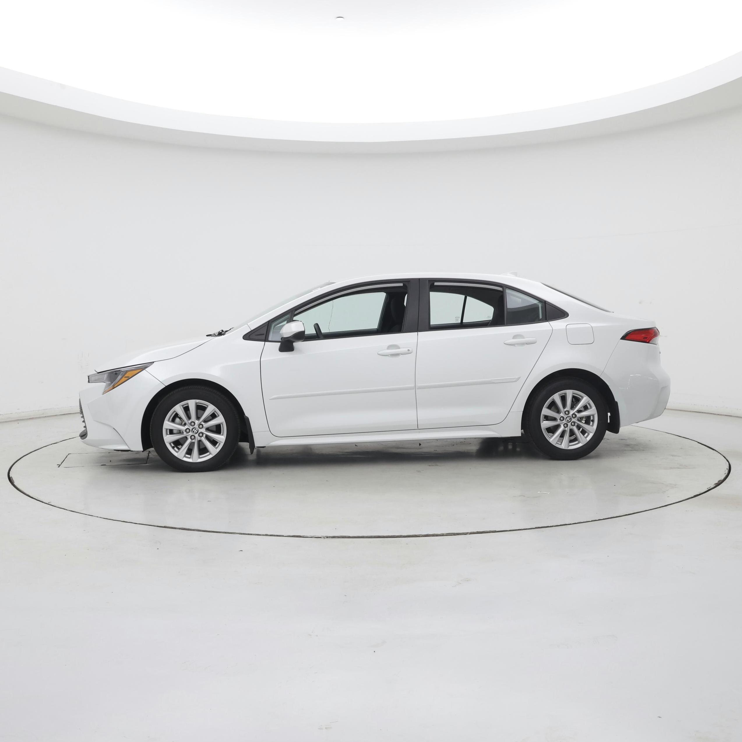 Thumbnail: 2024 Toyota Corolla - 3