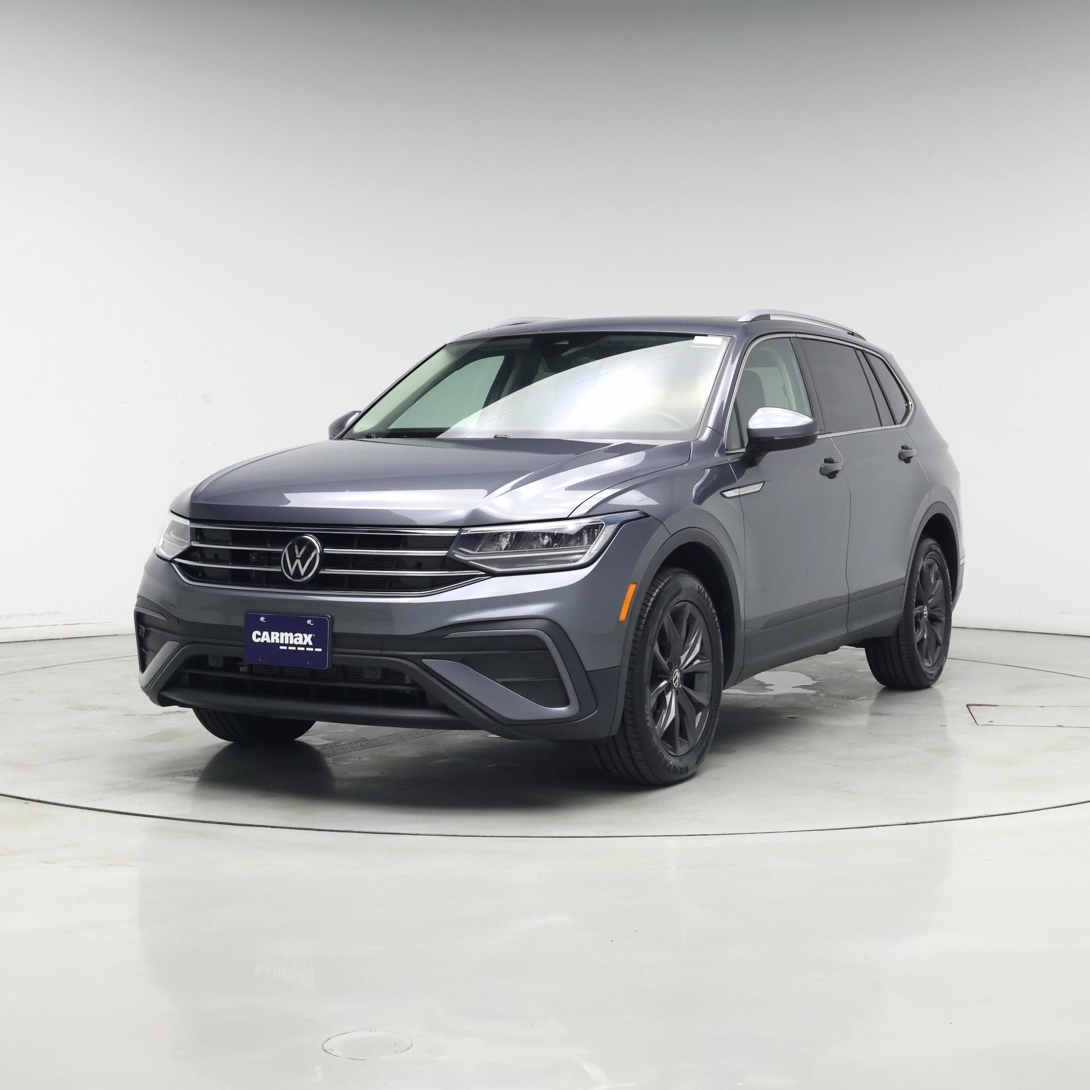Thumbnail: 2022 Volkswagen Tiguan - 4