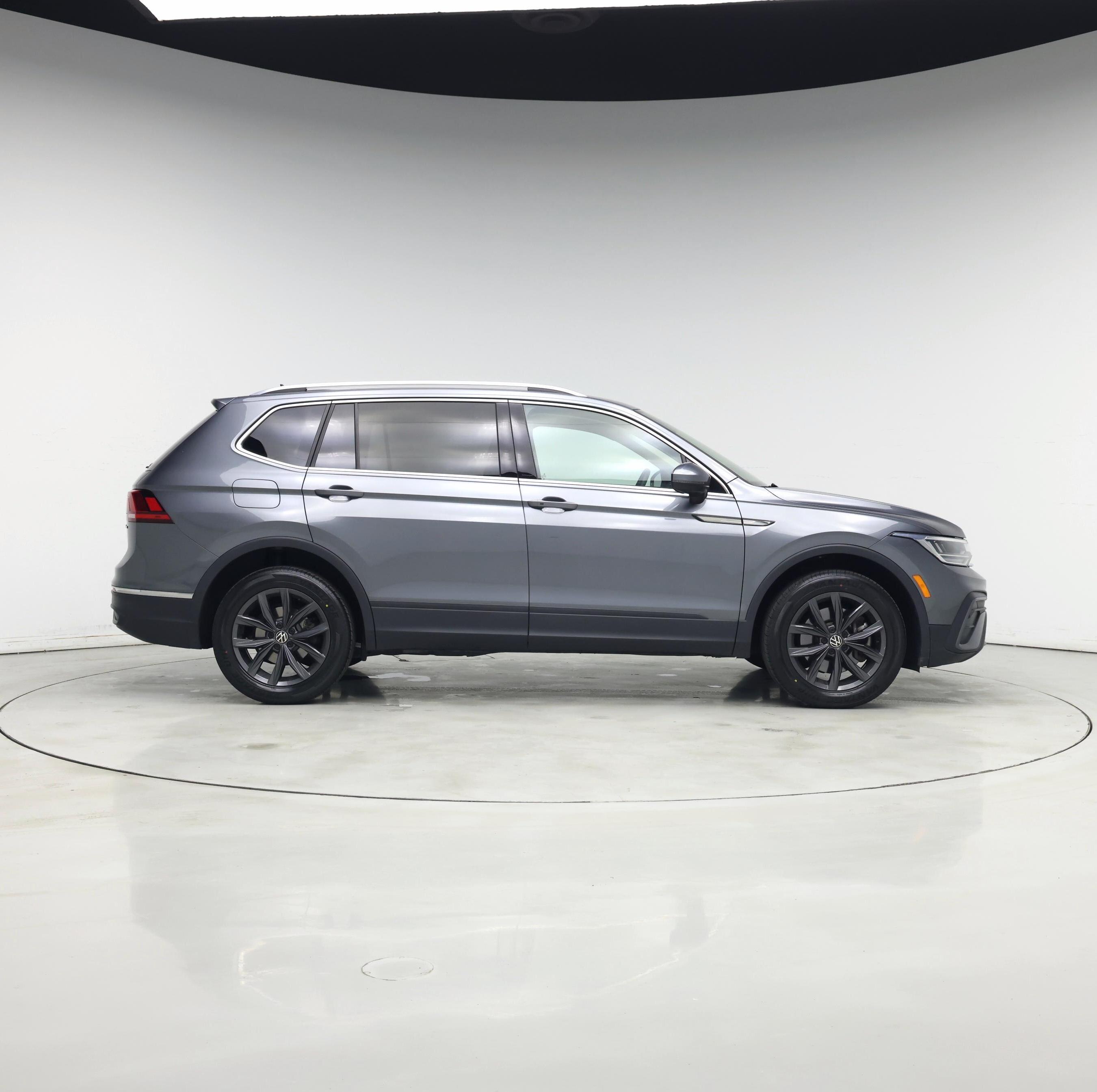Thumbnail: 2022 Volkswagen Tiguan - 7