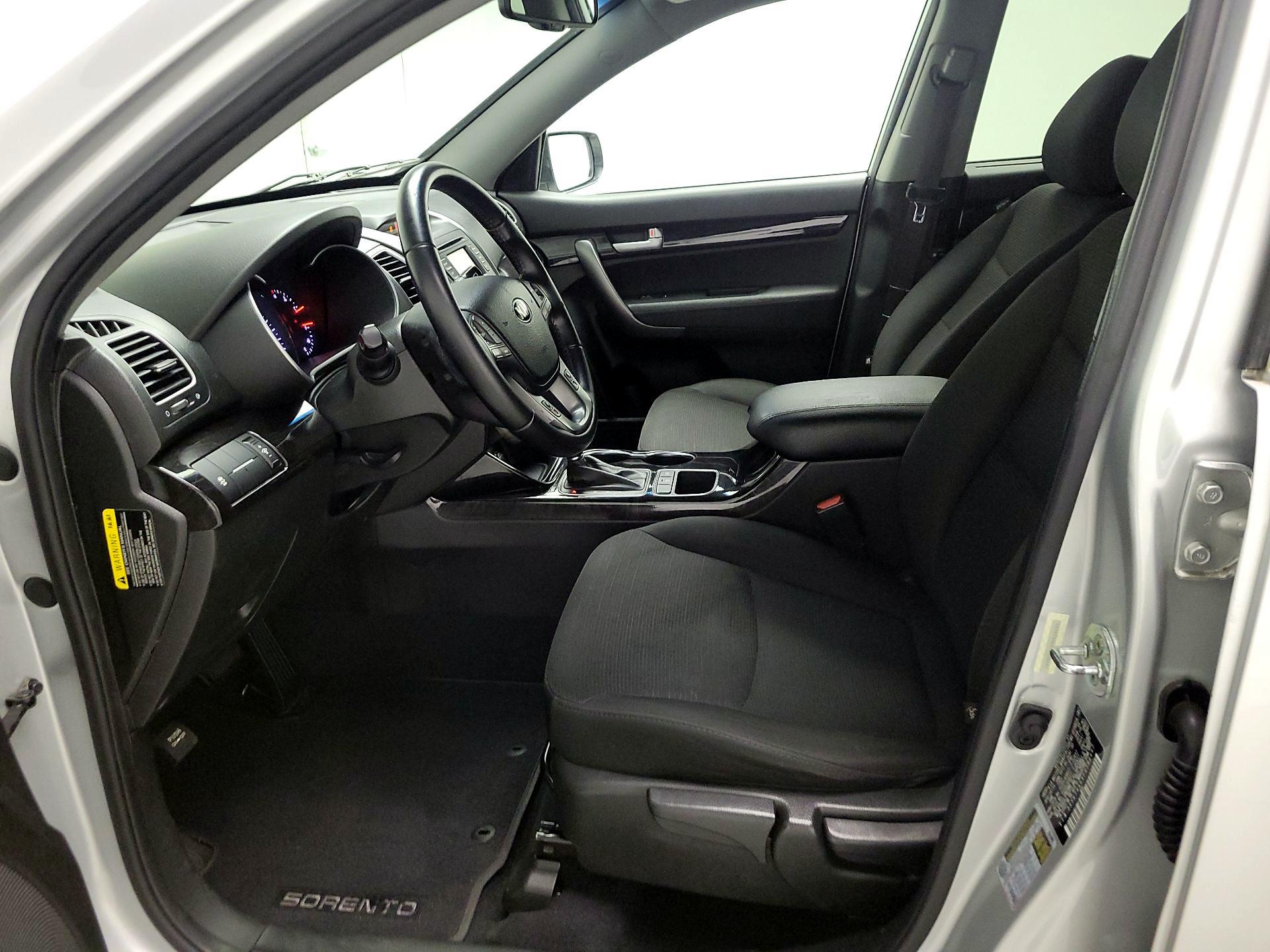 Thumbnail: 2015 Kia Sorento - 11