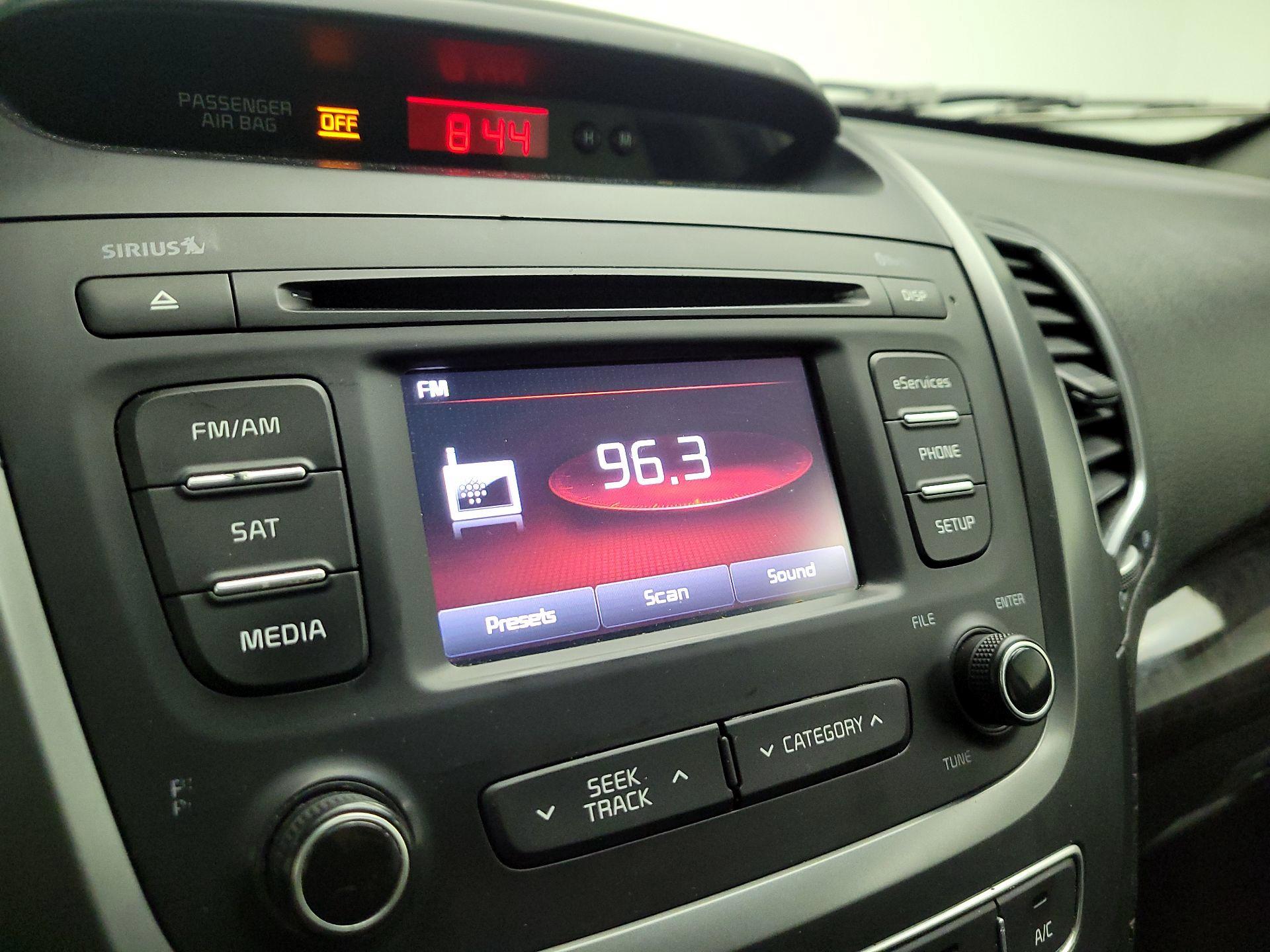 Thumbnail: 2015 Kia Sorento - 14