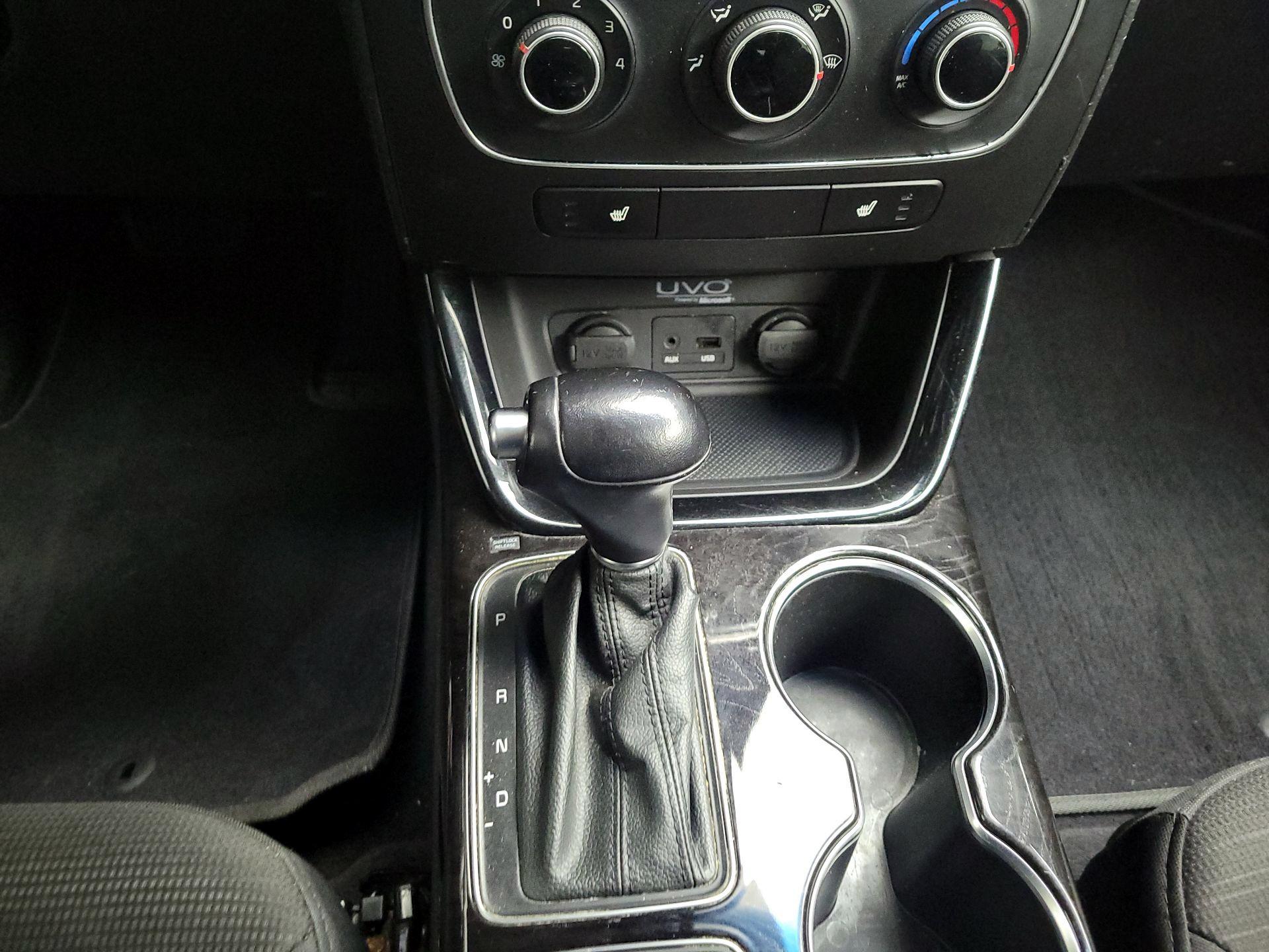 Thumbnail: 2015 Kia Sorento - 16