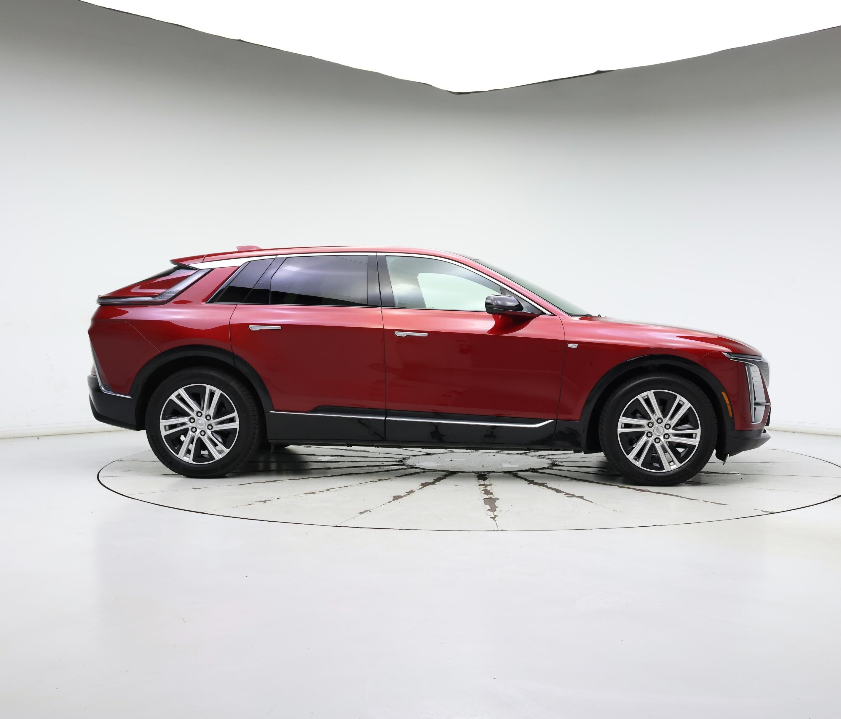 Thumbnail: 2024 Cadillac Lyriq - 7