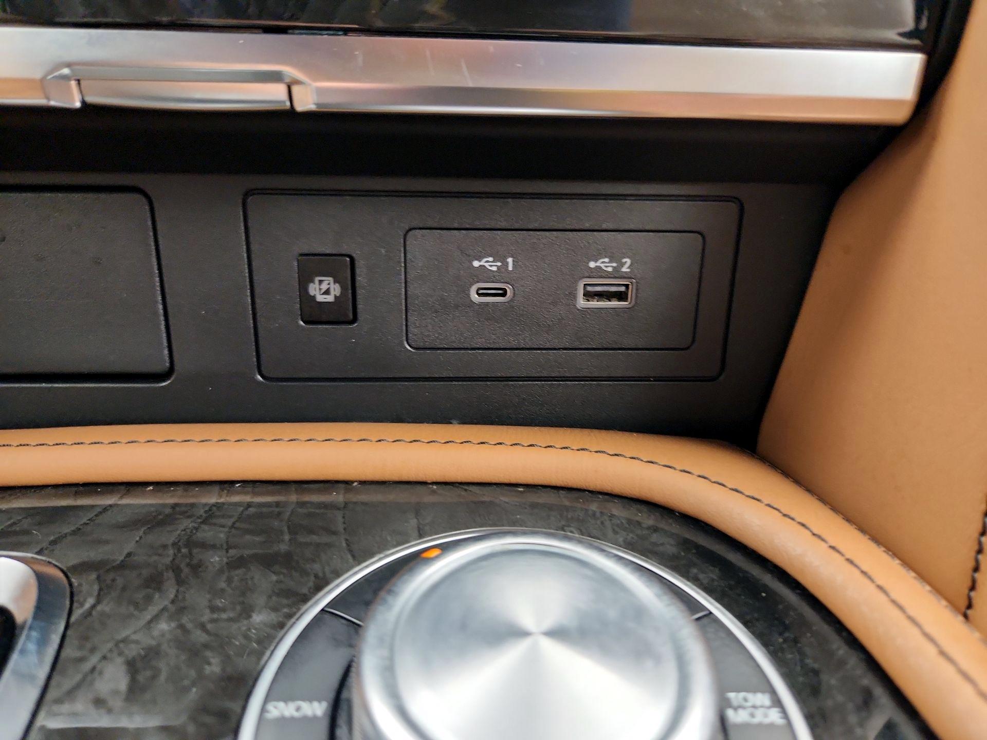 Thumbnail: 2023 INFINITI QX80 - 19