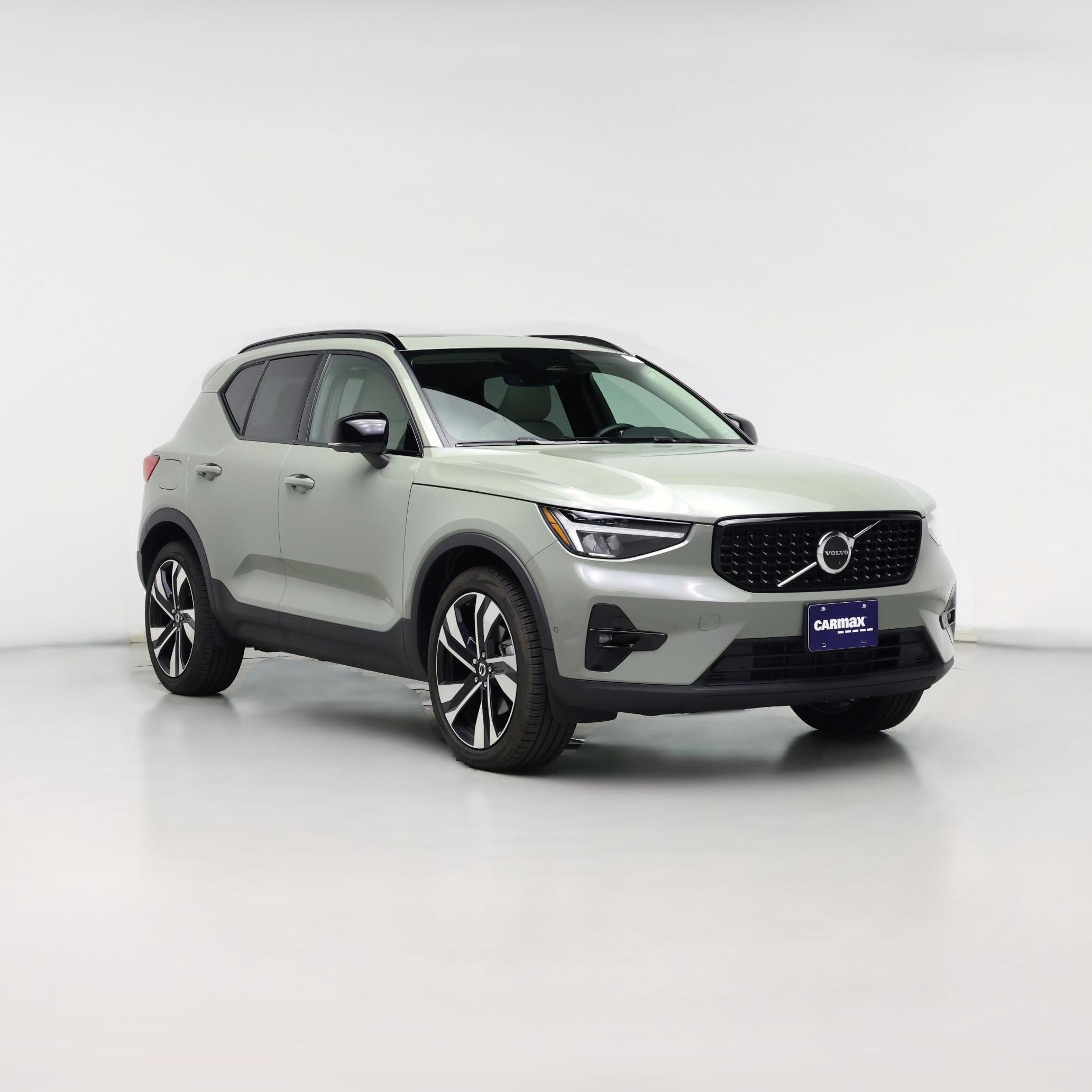 Thumbnail: 2023 Volvo XC40 - 1