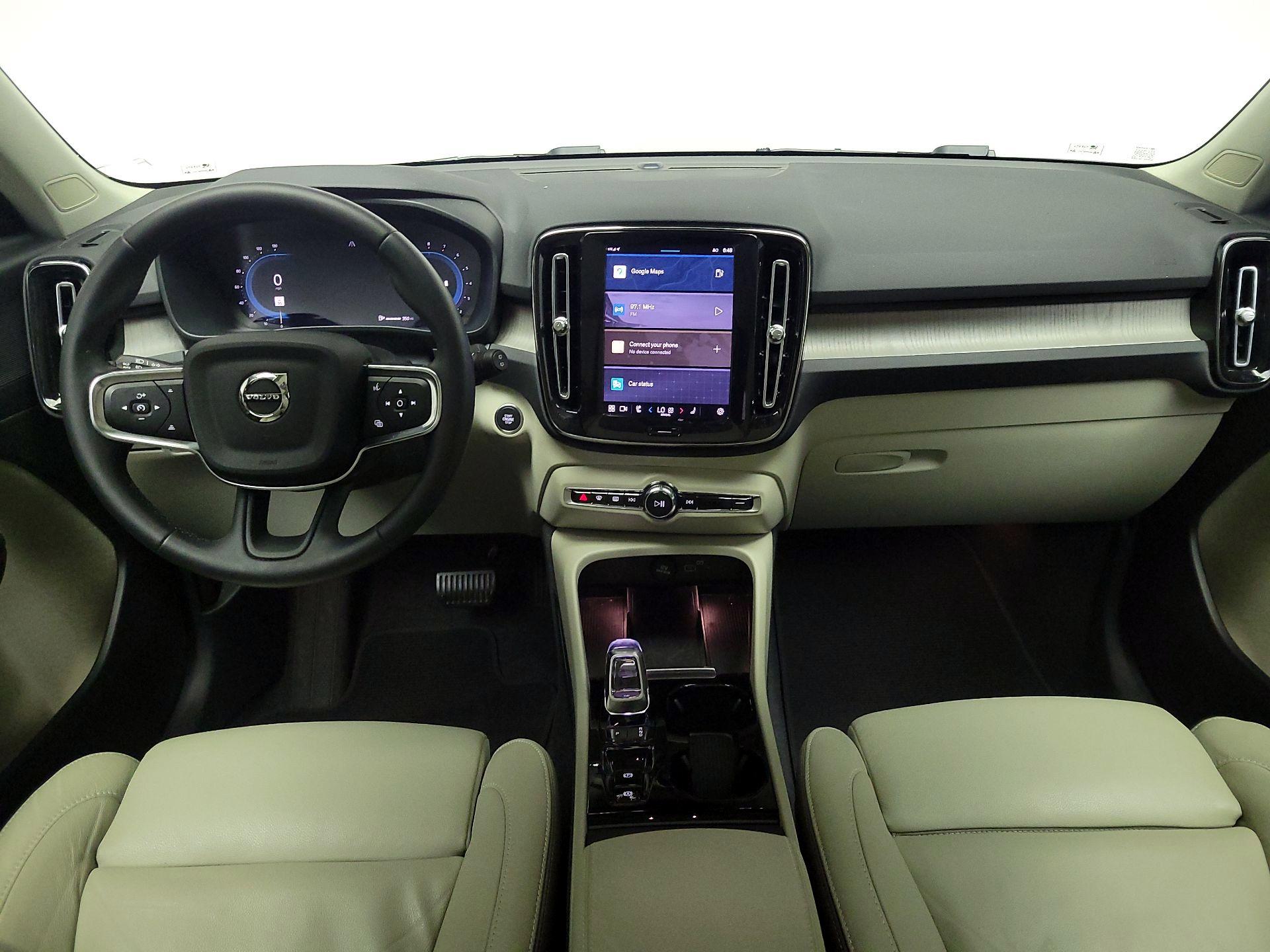Thumbnail: 2023 Volvo XC40 - 9