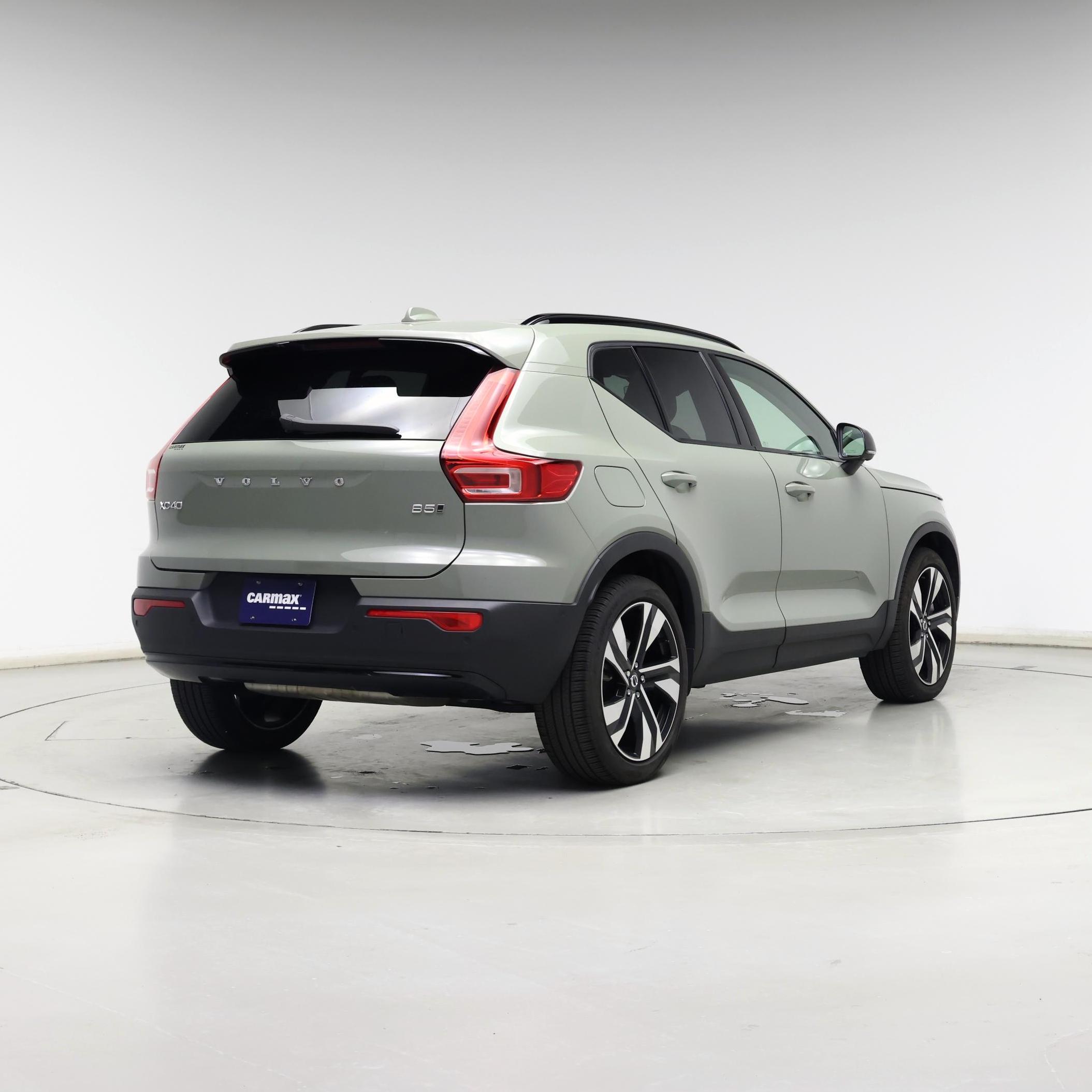 Thumbnail: 2023 Volvo XC40 - 8