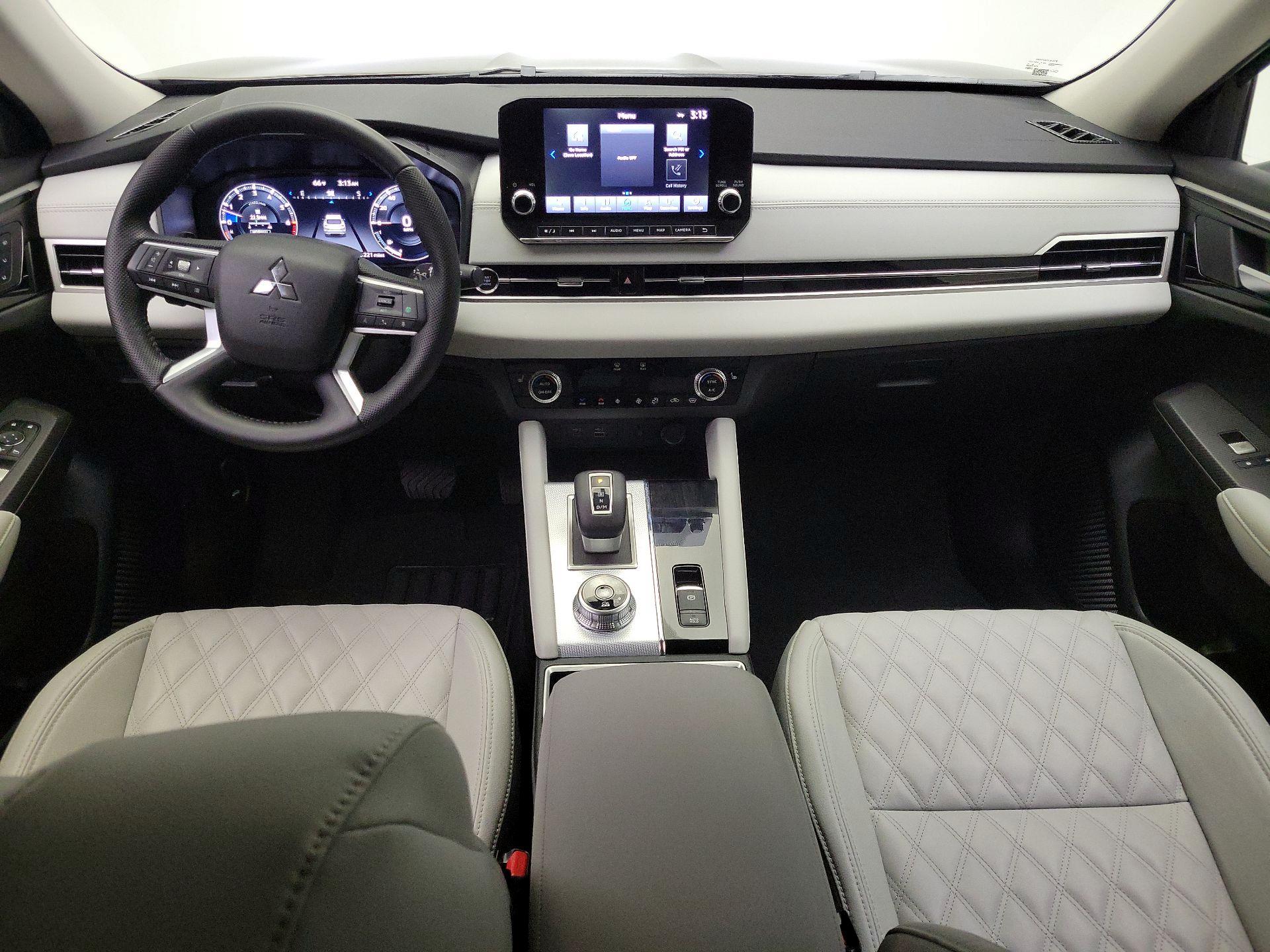 Thumbnail: 2023 Mitsubishi Outlander - 9
