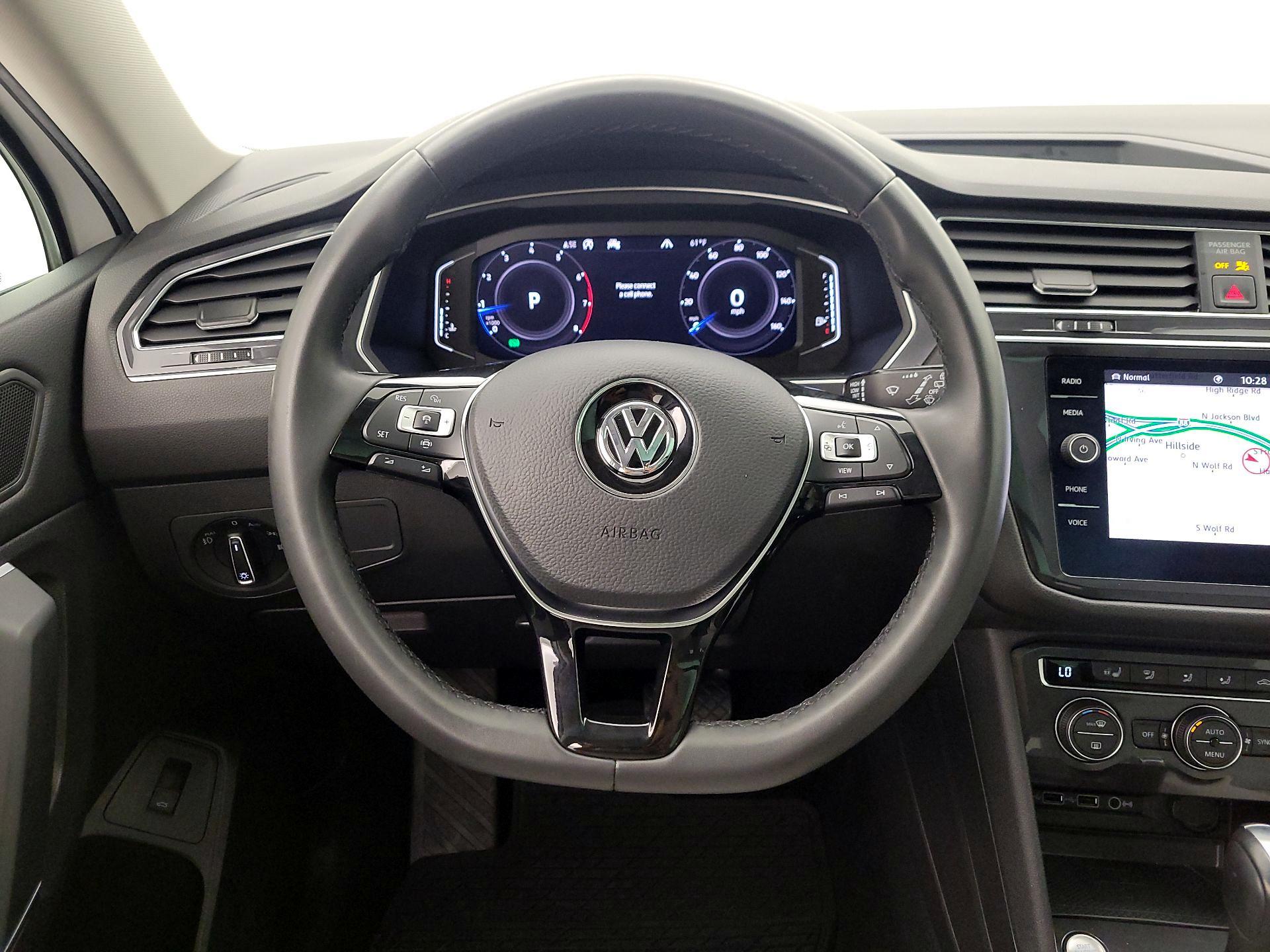 Thumbnail: 2020 Volkswagen Tiguan - 10