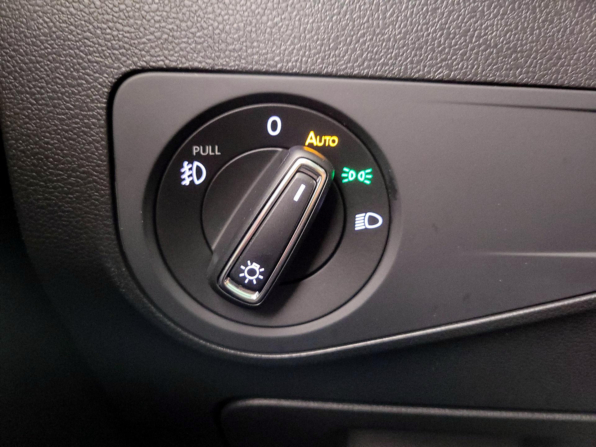 Thumbnail: 2020 Volkswagen Tiguan - 13