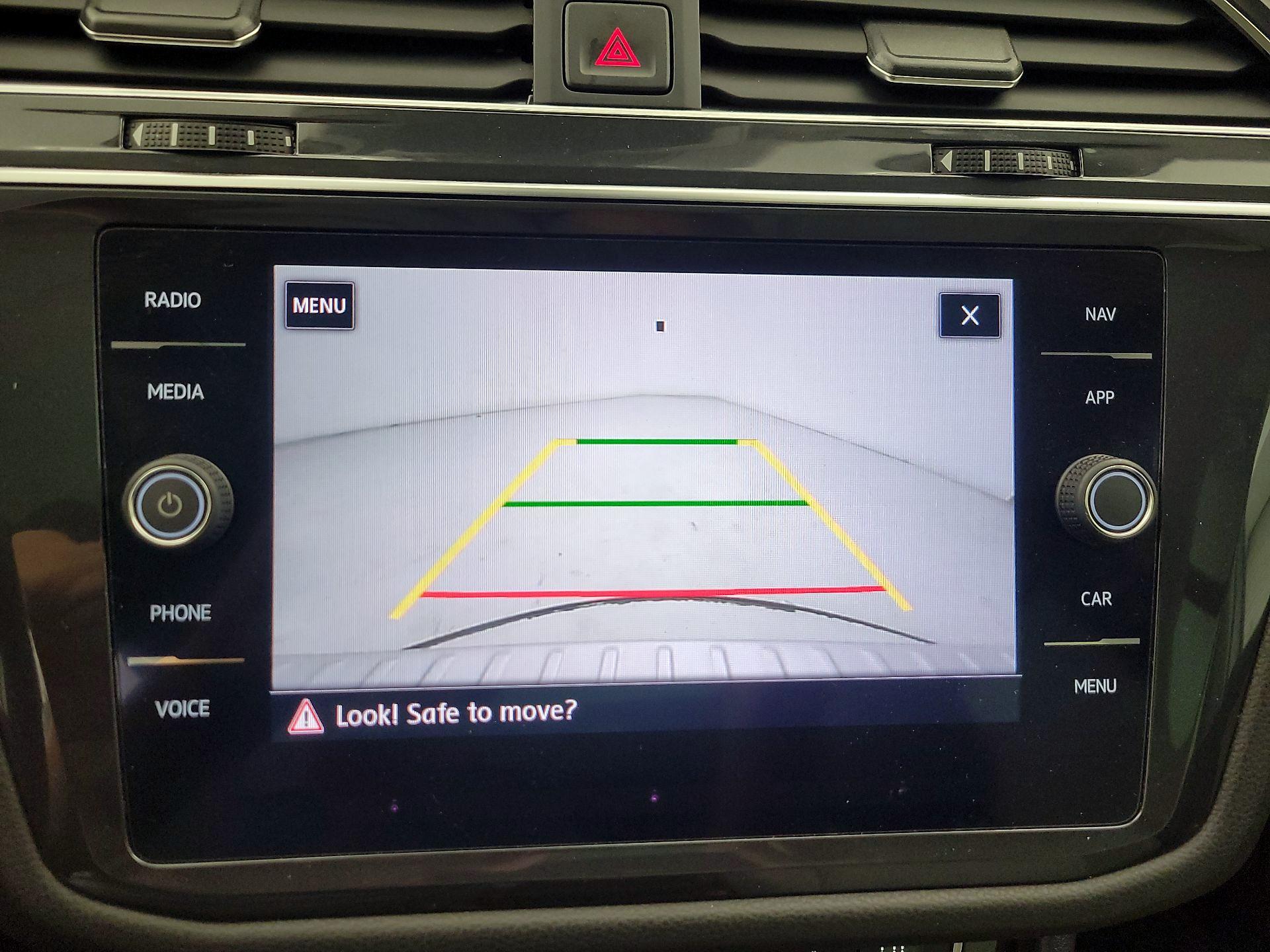 Thumbnail: 2020 Volkswagen Tiguan - 15