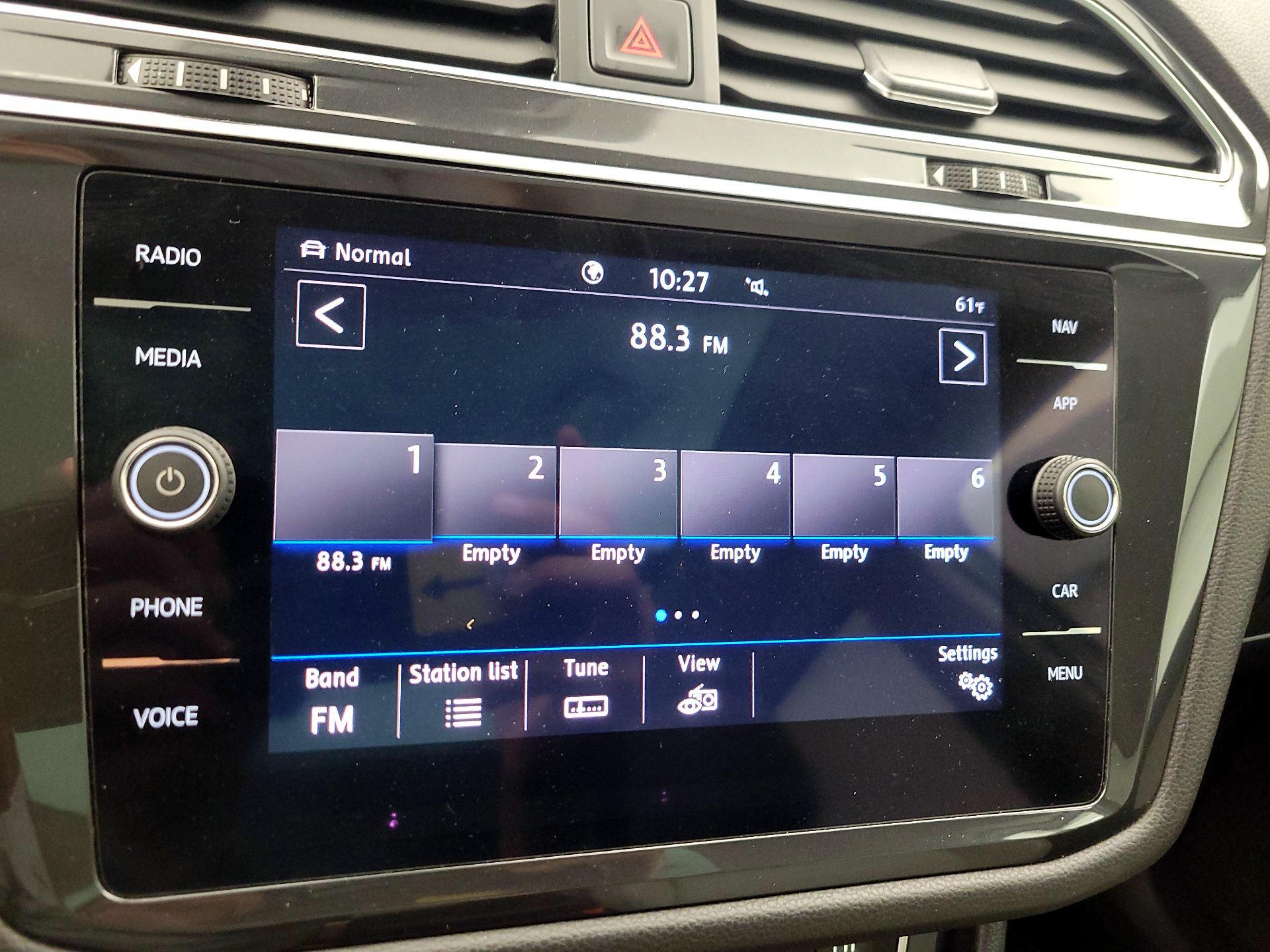 Thumbnail: 2020 Volkswagen Tiguan - 16